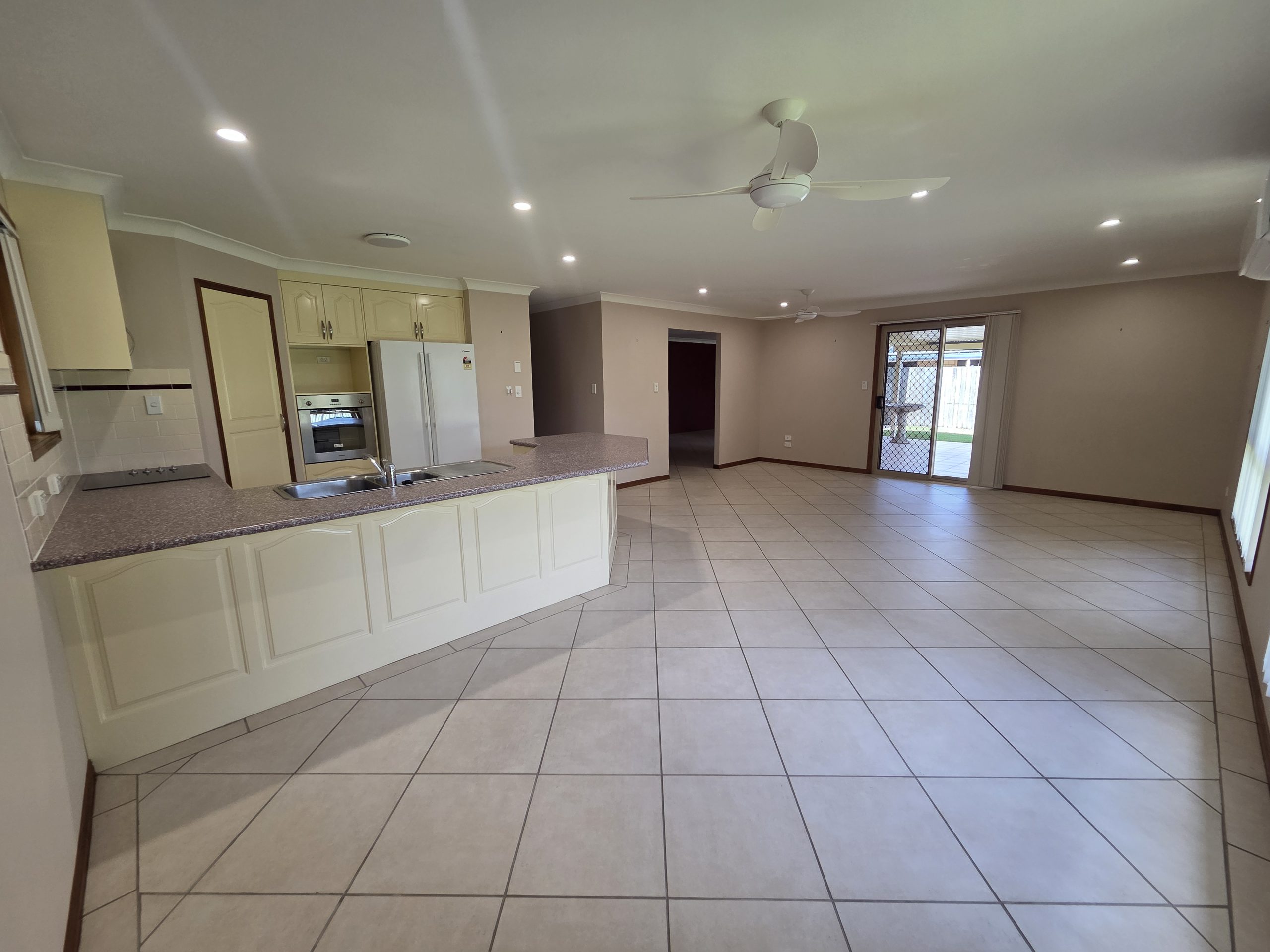 19 Archer Drive, POINT VERNON, QLD 4655 AUS