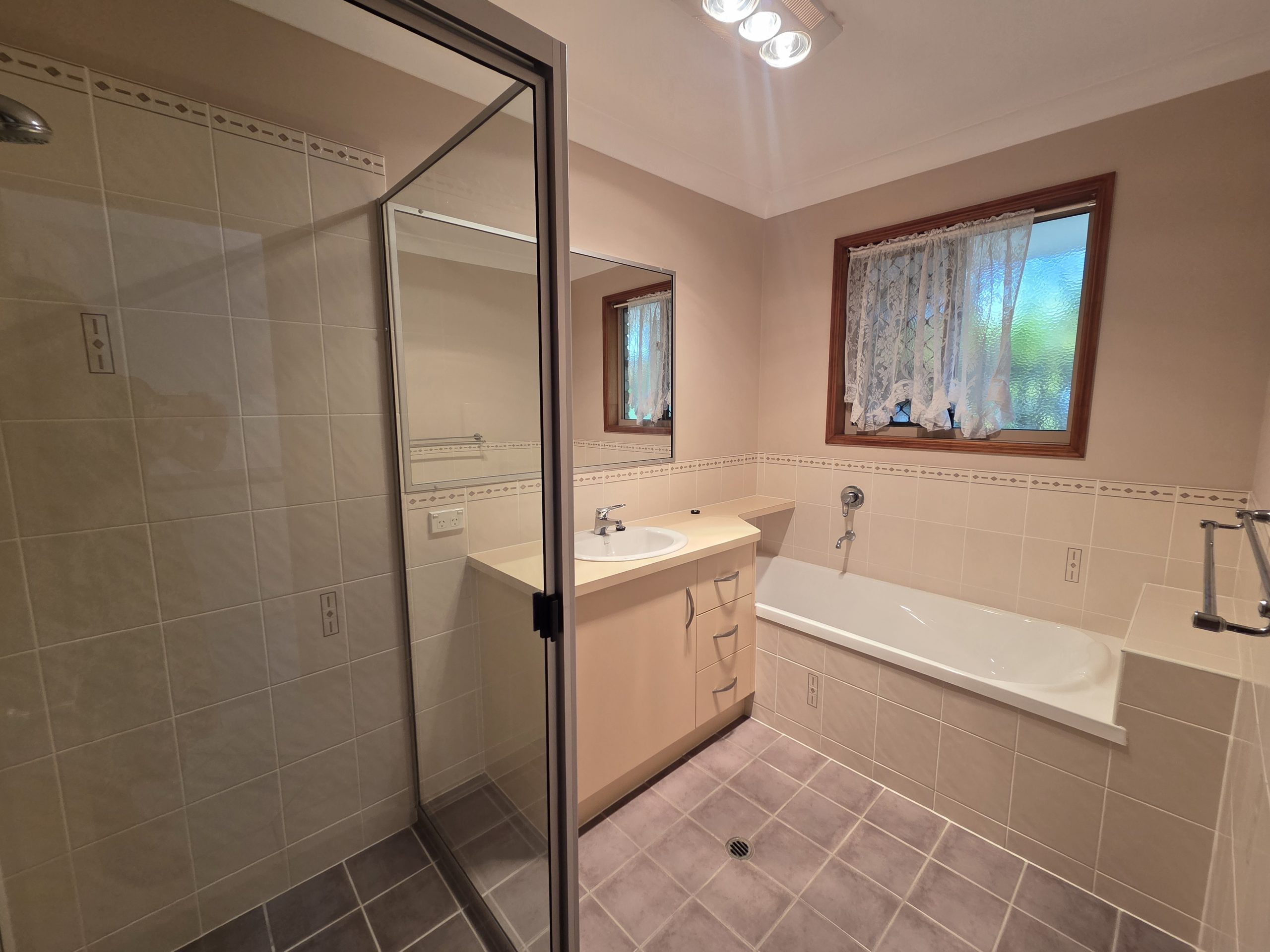 19 Archer Drive, POINT VERNON, QLD 4655 AUS