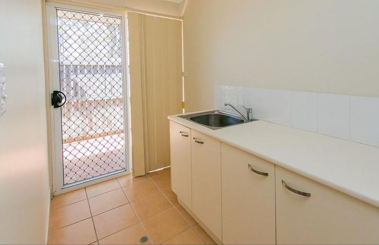 10 Cleo Court, TORQUAY, QLD 4655 AUS