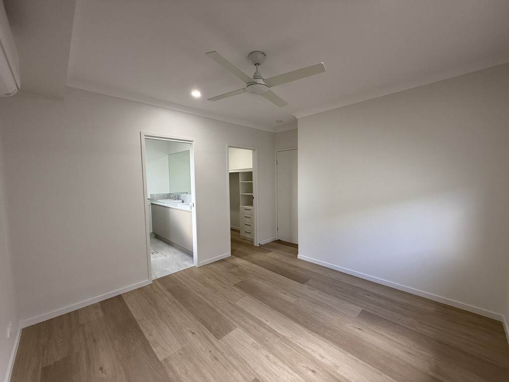 11 Freeman Court, URRAWEEN, QLD 4655 AUS