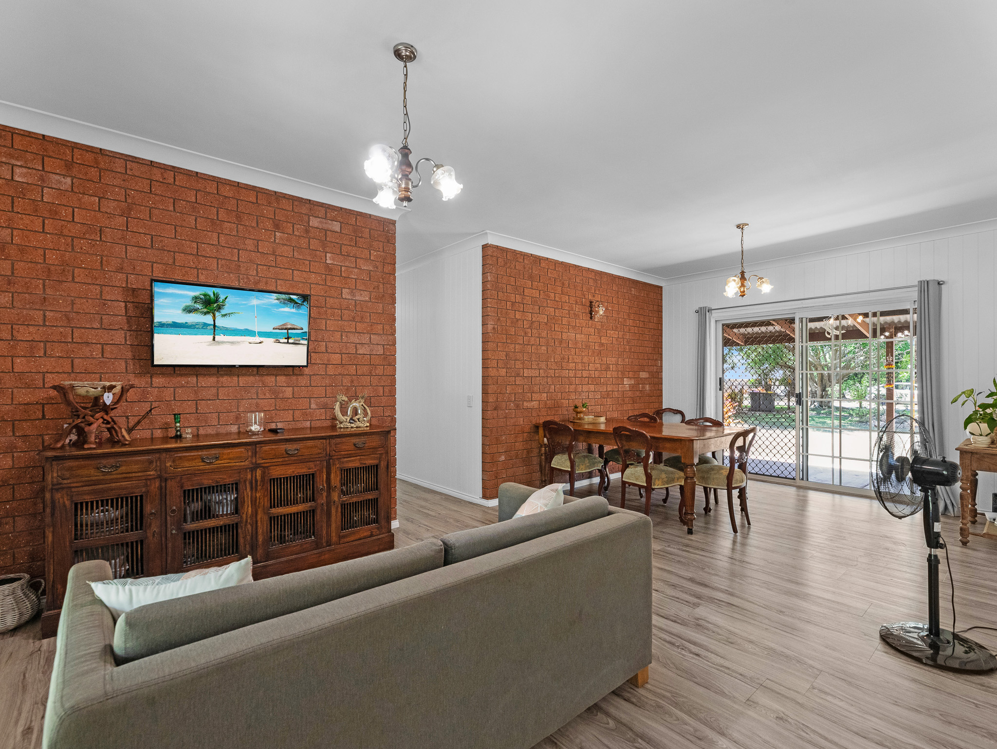 30 Francis Avenue, BOORAL, QLD 4655 AUS
