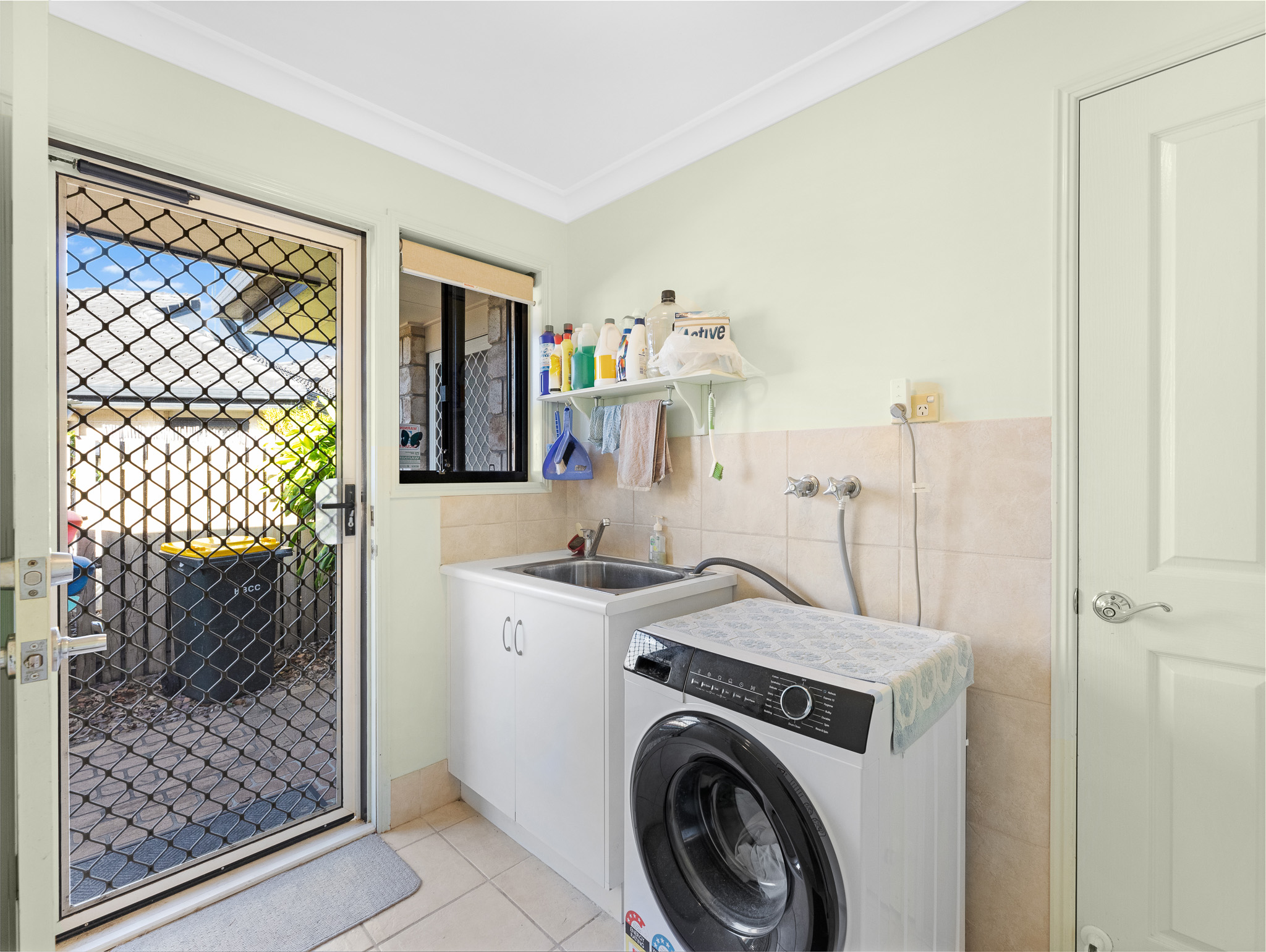 9 Florida Court, TORQUAY, QLD 4655 AUS