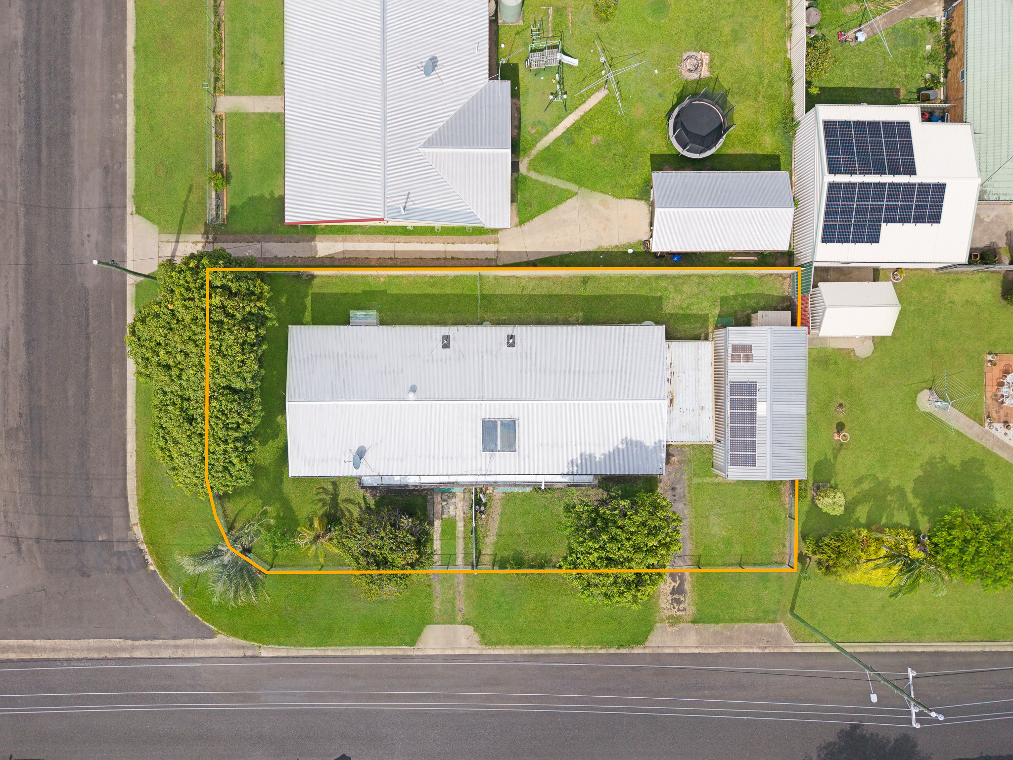 12 Jackson Street, PIALBA, QLD 4655 AUS