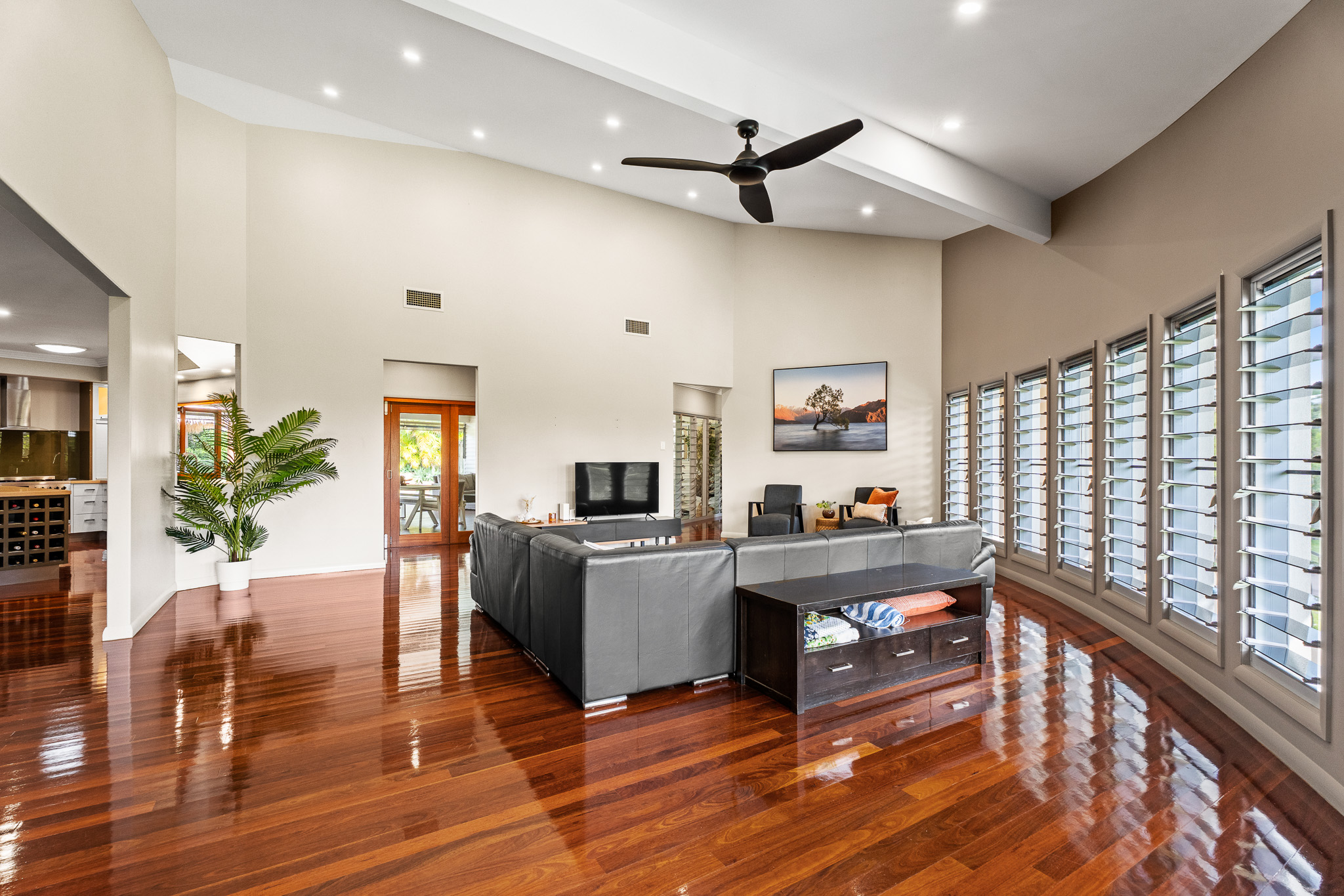 9-11 Gundesen Drive, URRAWEEN, QLD 4655 AUS