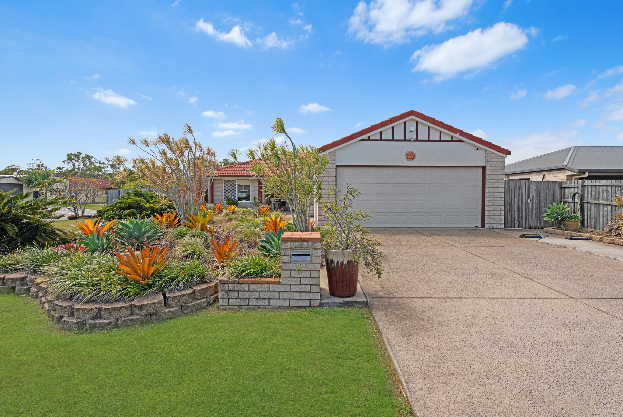 8 Topaz Circuit, URANGAN, QLD 4655 AUS
