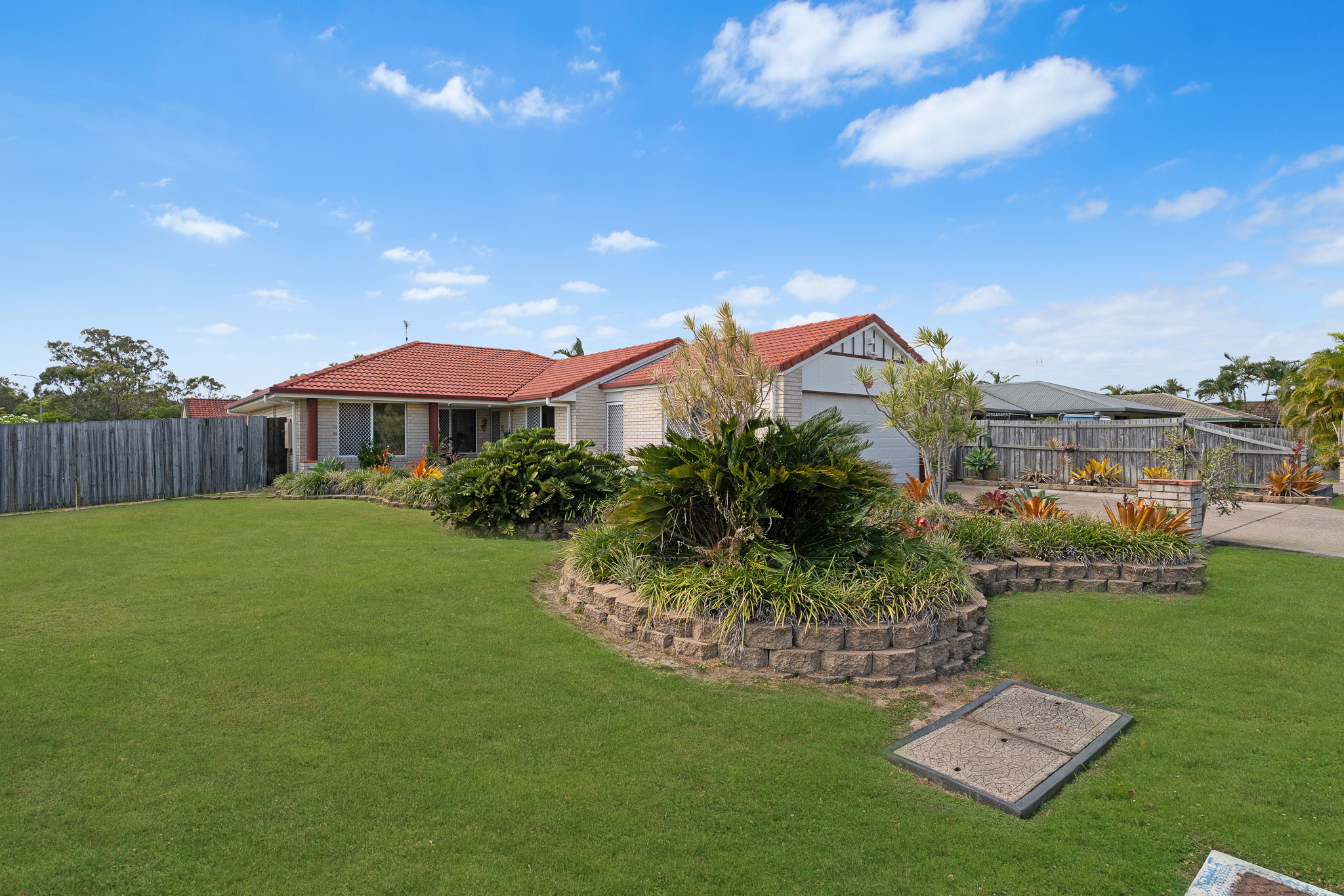 8 Topaz Circuit, URANGAN, QLD 4655 AUS