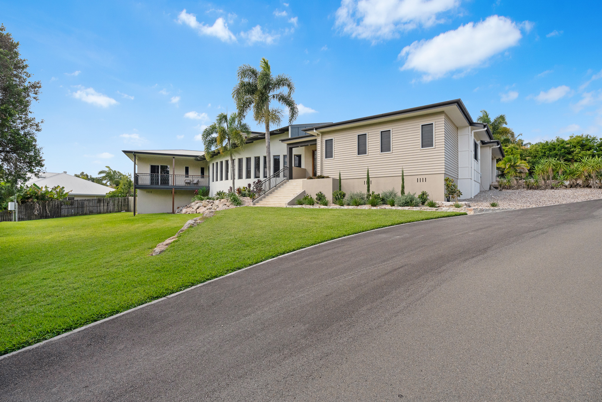 9-11 Gundesen Drive, URRAWEEN, QLD 4655 AUS