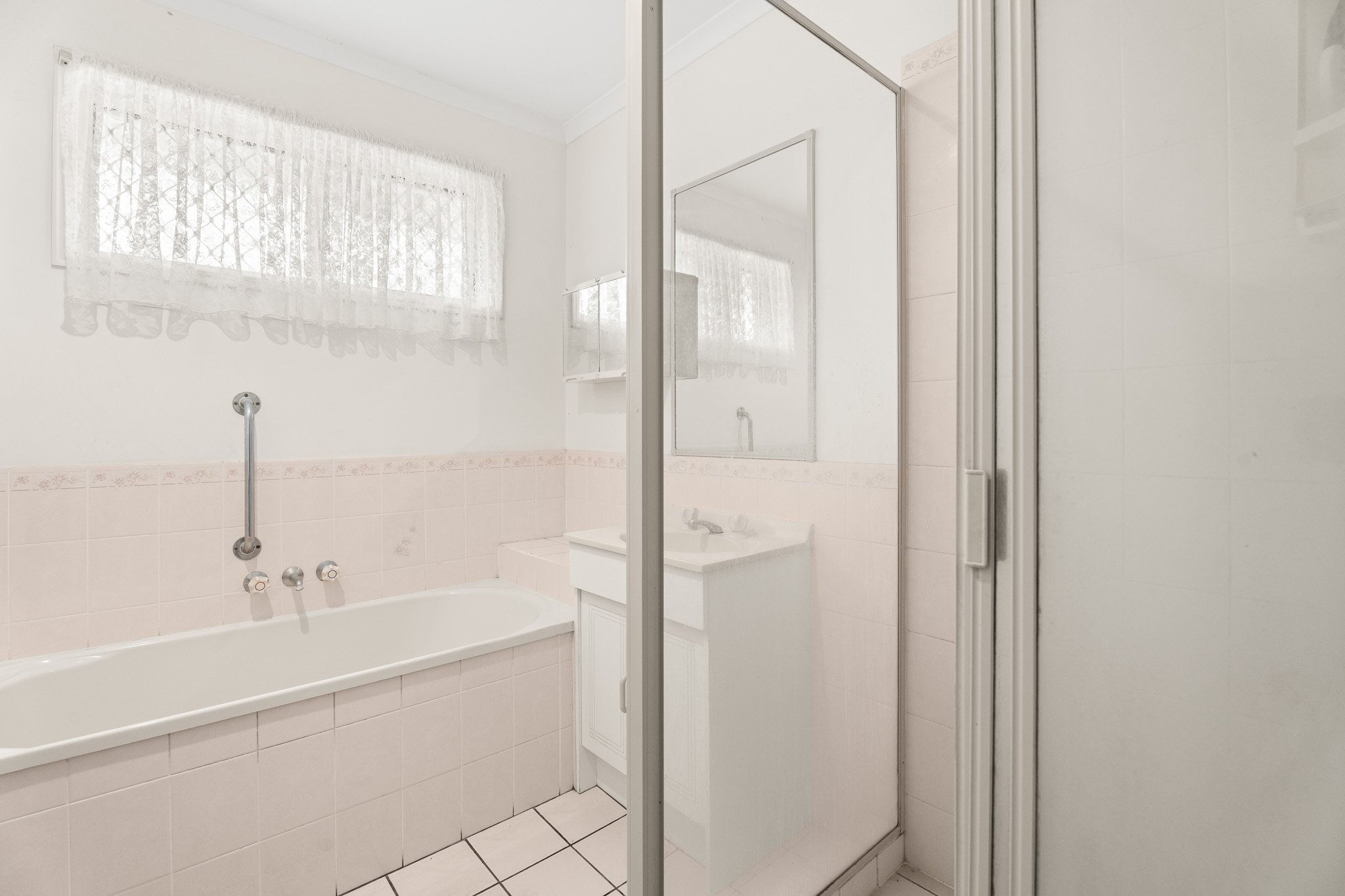 2 Archer Drive, POINT VERNON, QLD 4655 AUS