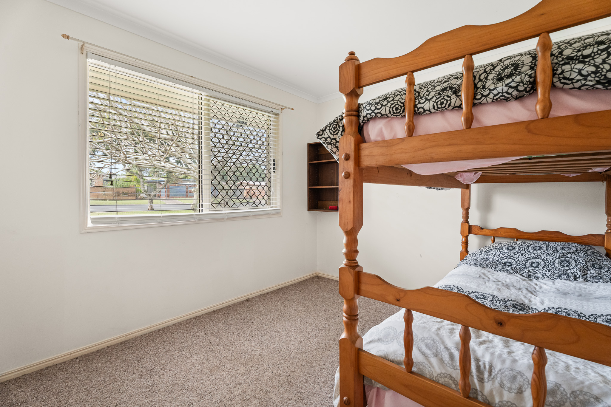 2 Archer Drive, POINT VERNON, QLD 4655 AUS