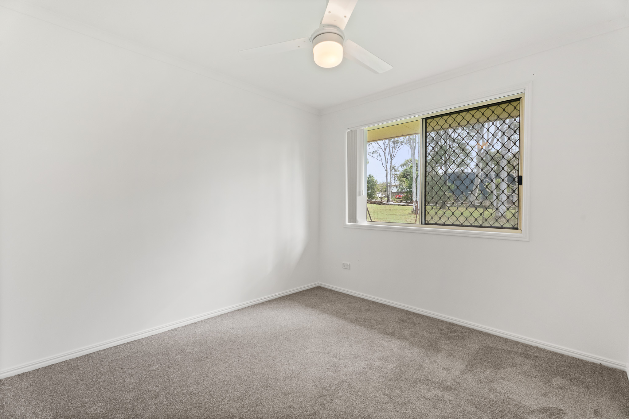 190 Lower Mountain Road, DUNDOWRAN, QLD 4655 AUS