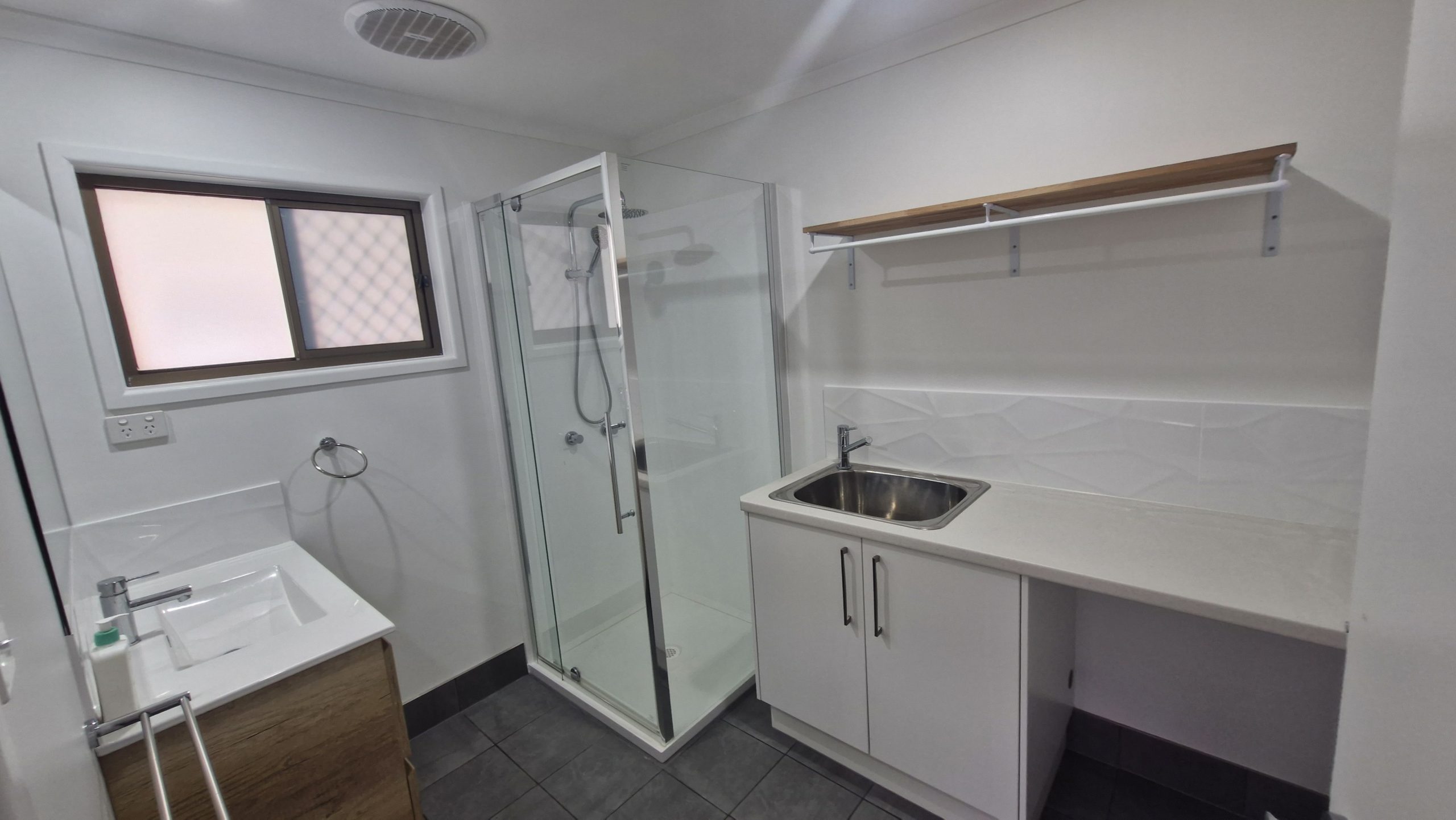 2/18 Richard Street, URANGAN, QLD 4655 AUS