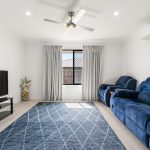 15 Bonavista Way, ELI WATERS, QLD 4655 AUS