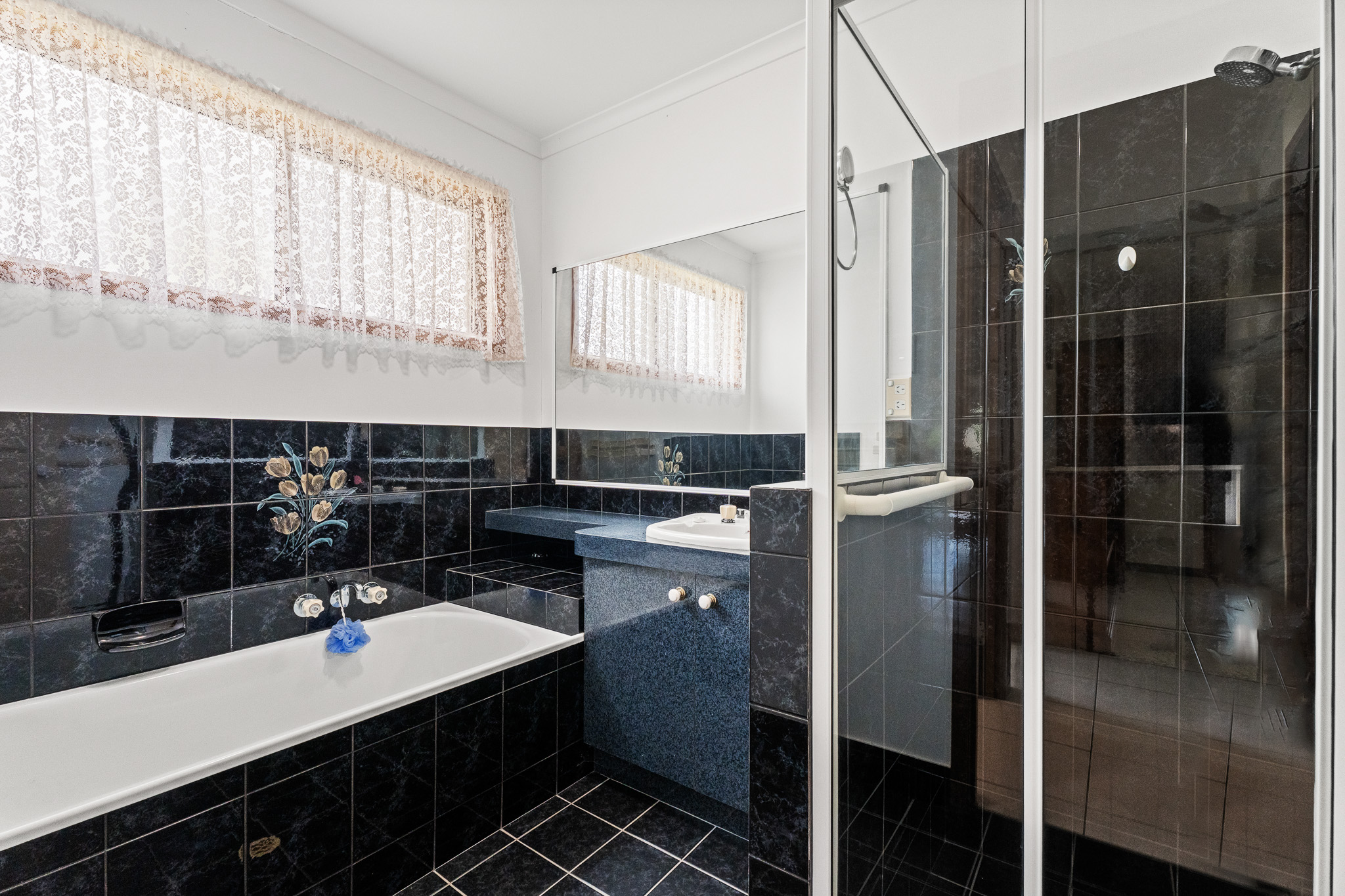 6 Musgrave Close, KAWUNGAN, QLD 4655 AUS