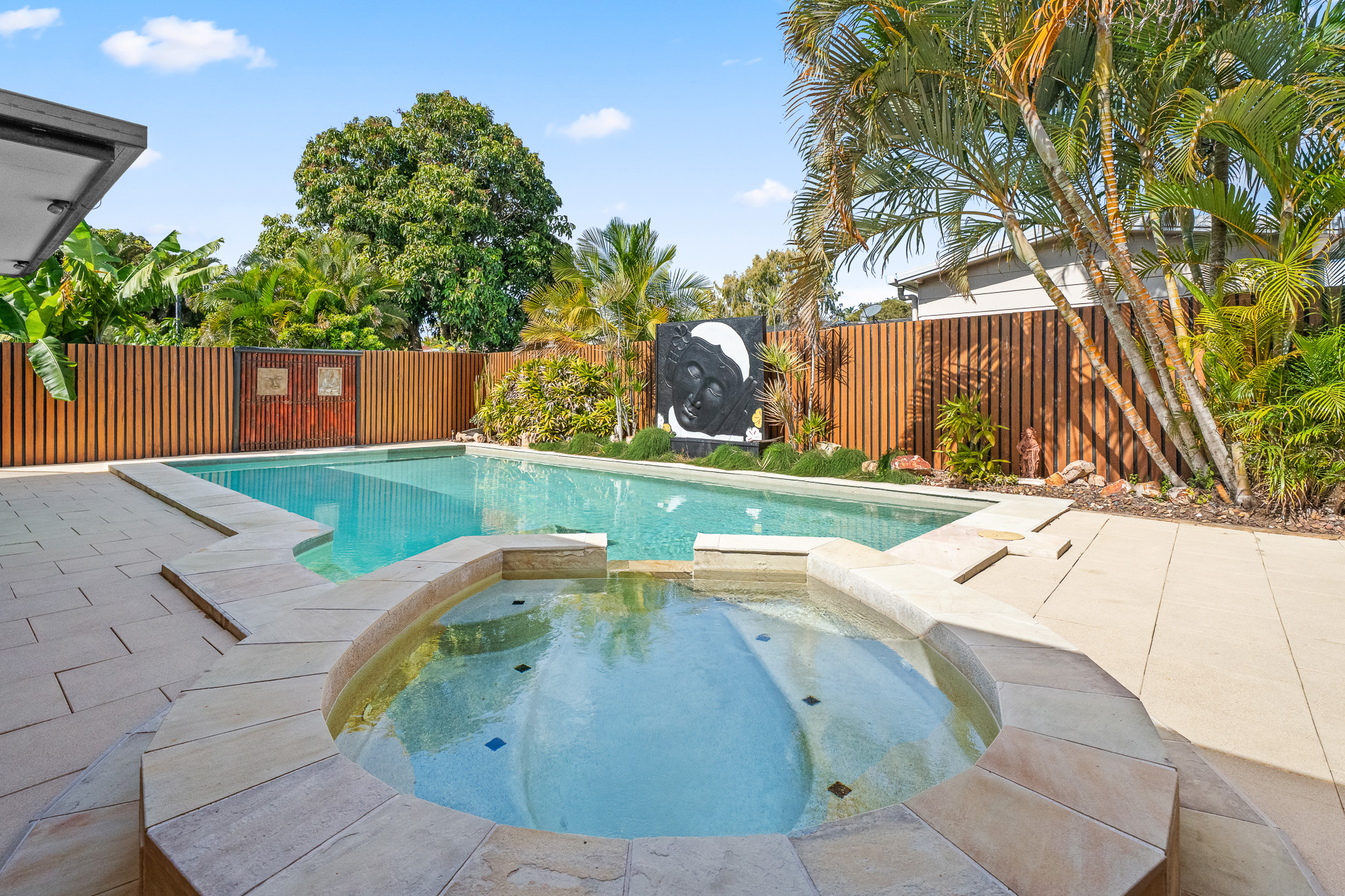 15 Tingira Terrace, SCARNESS, QLD 4655 AUS