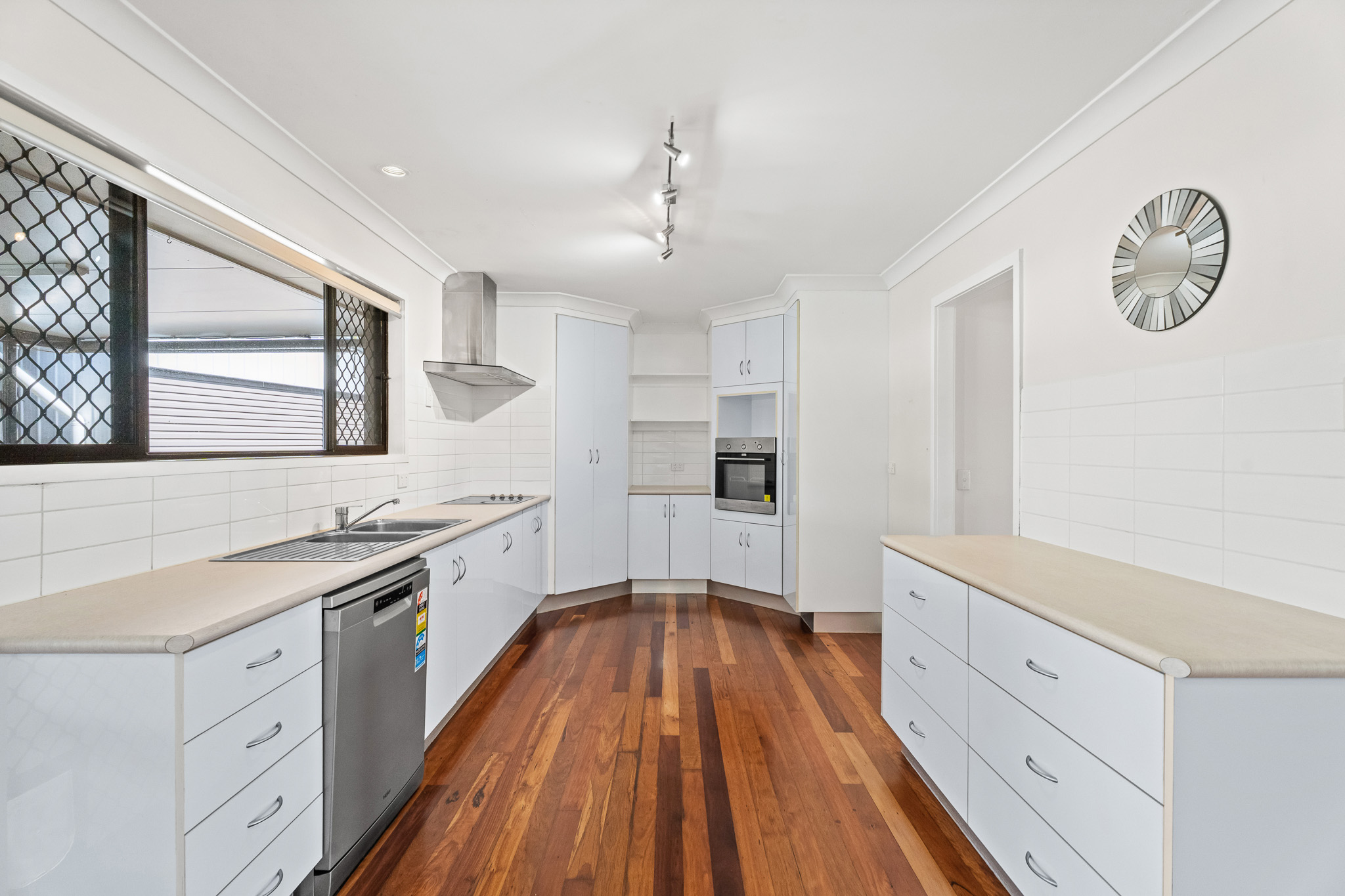 15 Tingira Terrace, SCARNESS, QLD 4655 AUS