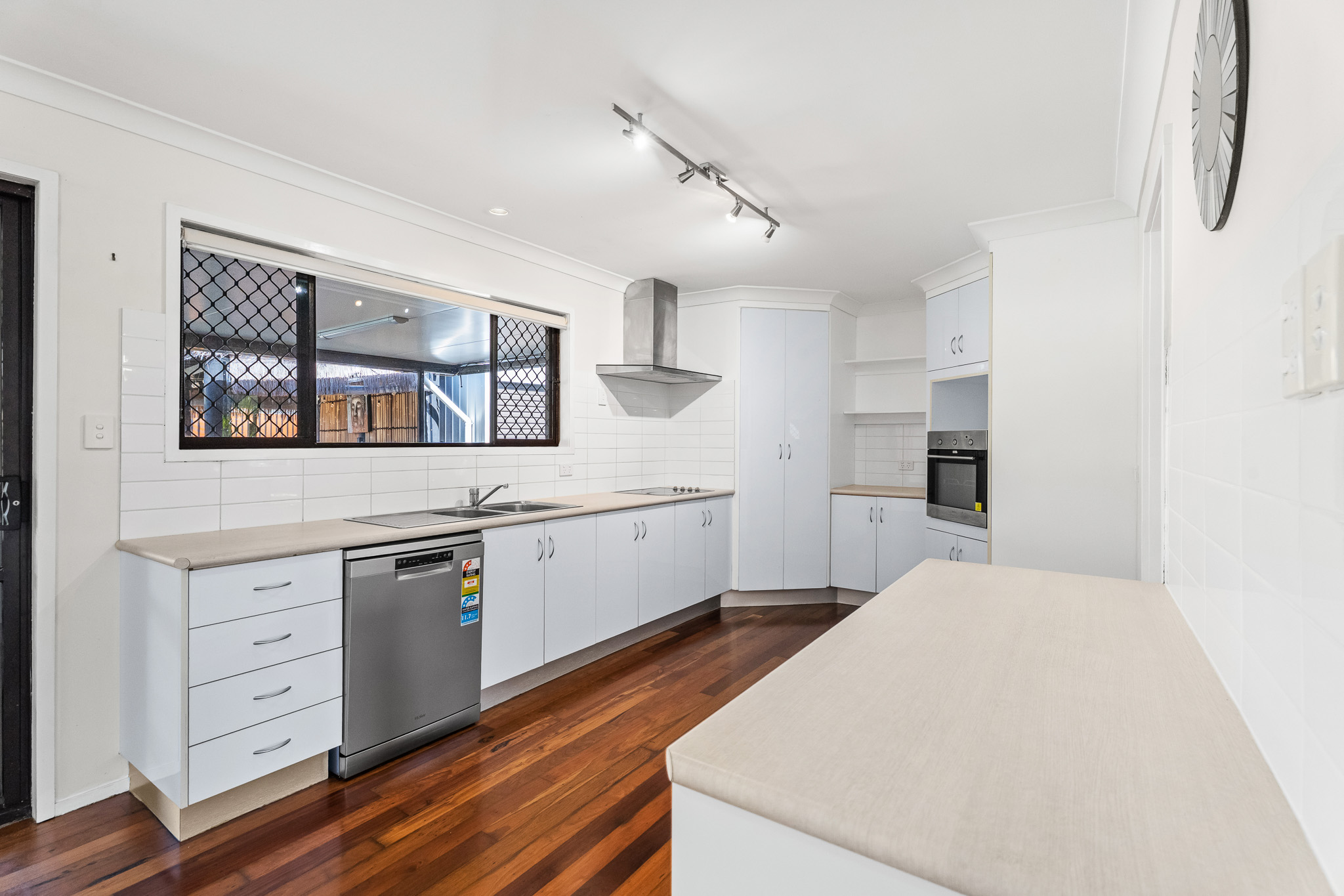 15 Tingira Terrace, SCARNESS, QLD 4655 AUS