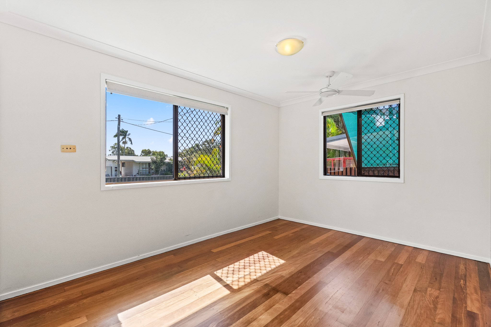 15 Tingira Terrace, SCARNESS, QLD 4655 AUS