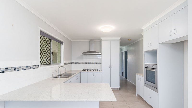 8 Hayworth Street, POINT VERNON, QLD 4655 AUS