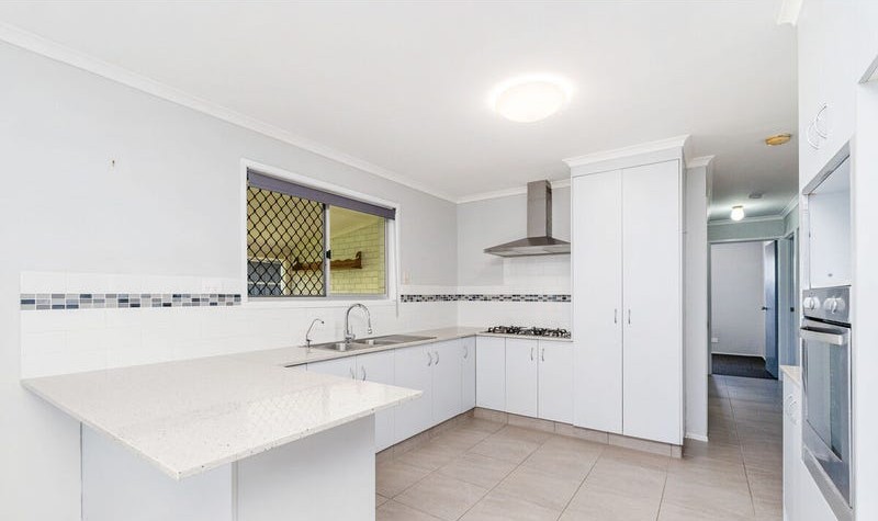 8 Hayworth Street, POINT VERNON, QLD 4655 AUS