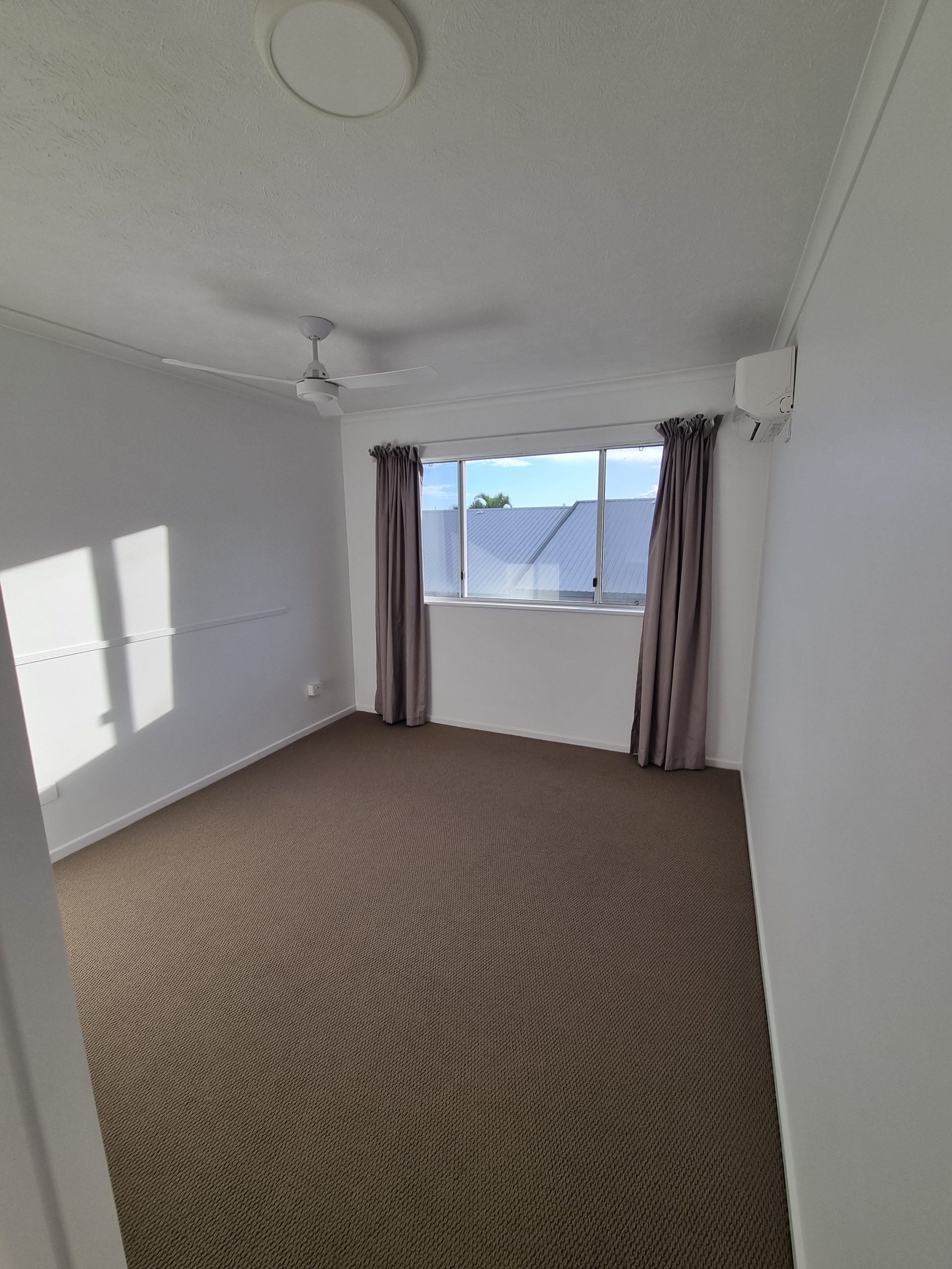11/407 Esplanade, TORQUAY, QLD 4655 AUS