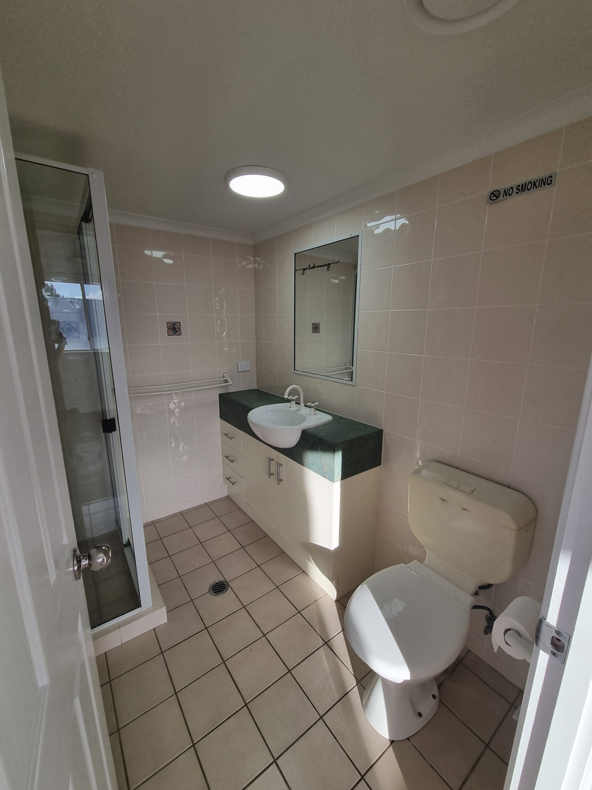 11/407 Esplanade, TORQUAY, QLD 4655 AUS