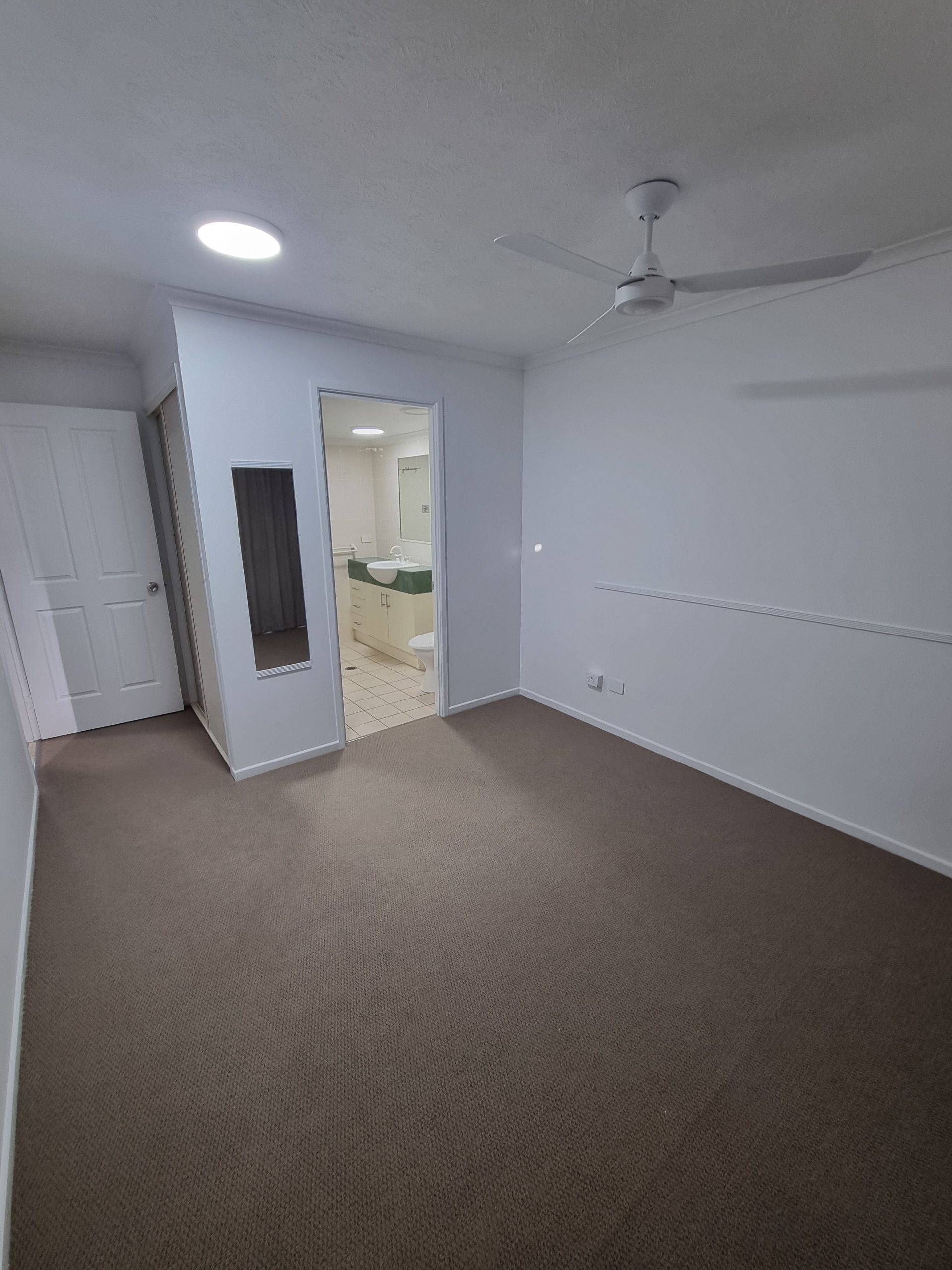 11/407 Esplanade, TORQUAY, QLD 4655 AUS
