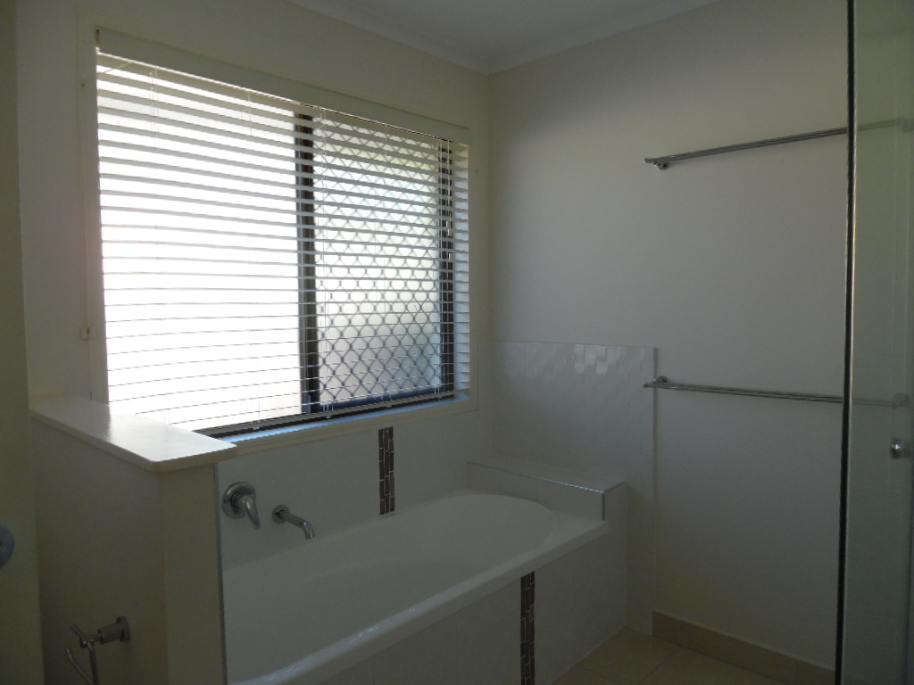 19 Eurong Avenue, PIALBA, QLD 4655 AUS