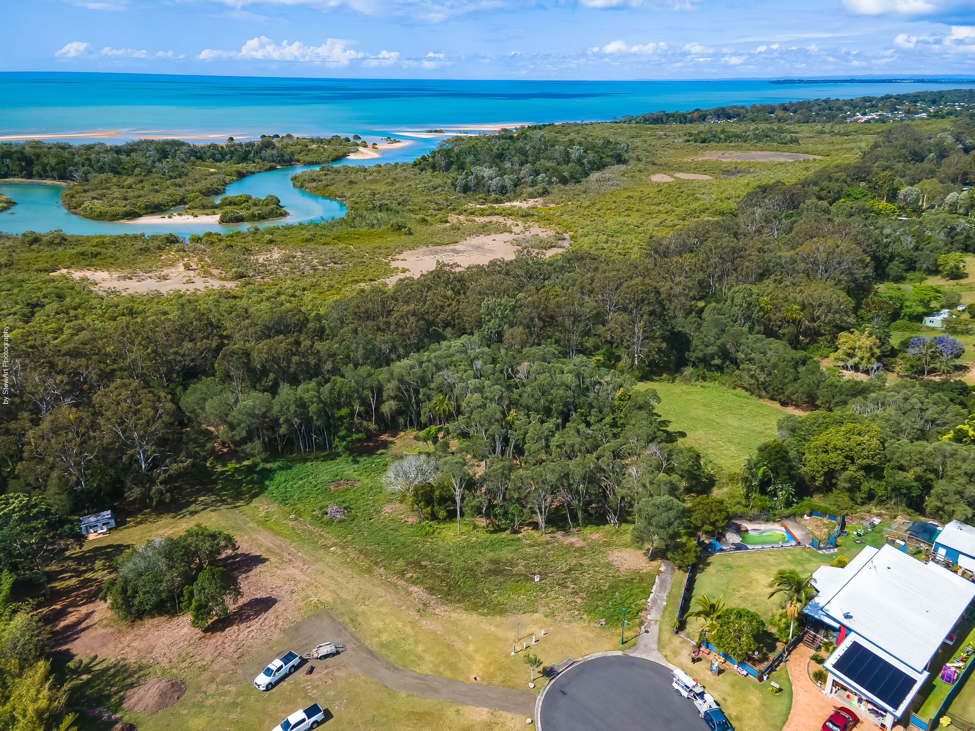 27 Edgewater Court, CRAIGNISH, QLD 4655 AUS