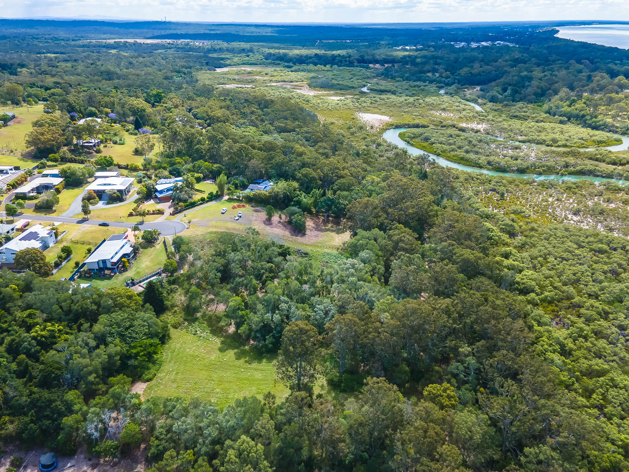 27 Edgewater Court, CRAIGNISH, QLD 4655 AUS