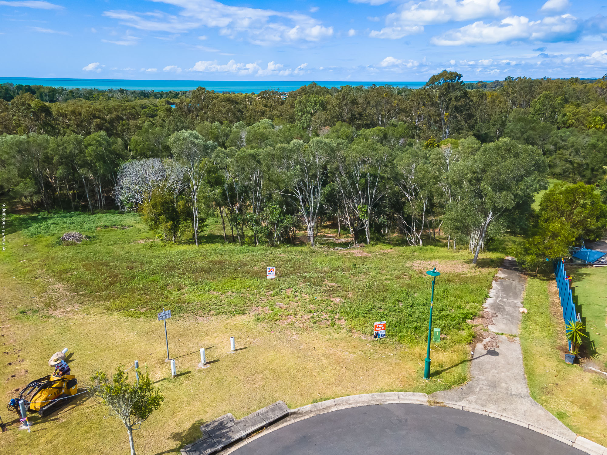 27 Edgewater Court, CRAIGNISH, QLD 4655 AUS