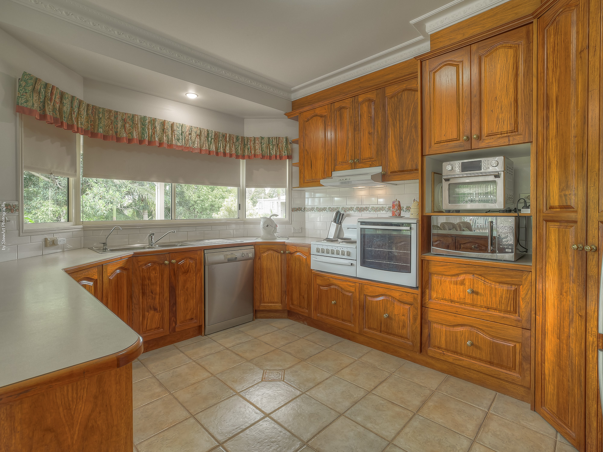 354-392 Pialba Burrum Heads Road, DUNDOWRAN, QLD 4655 AUS