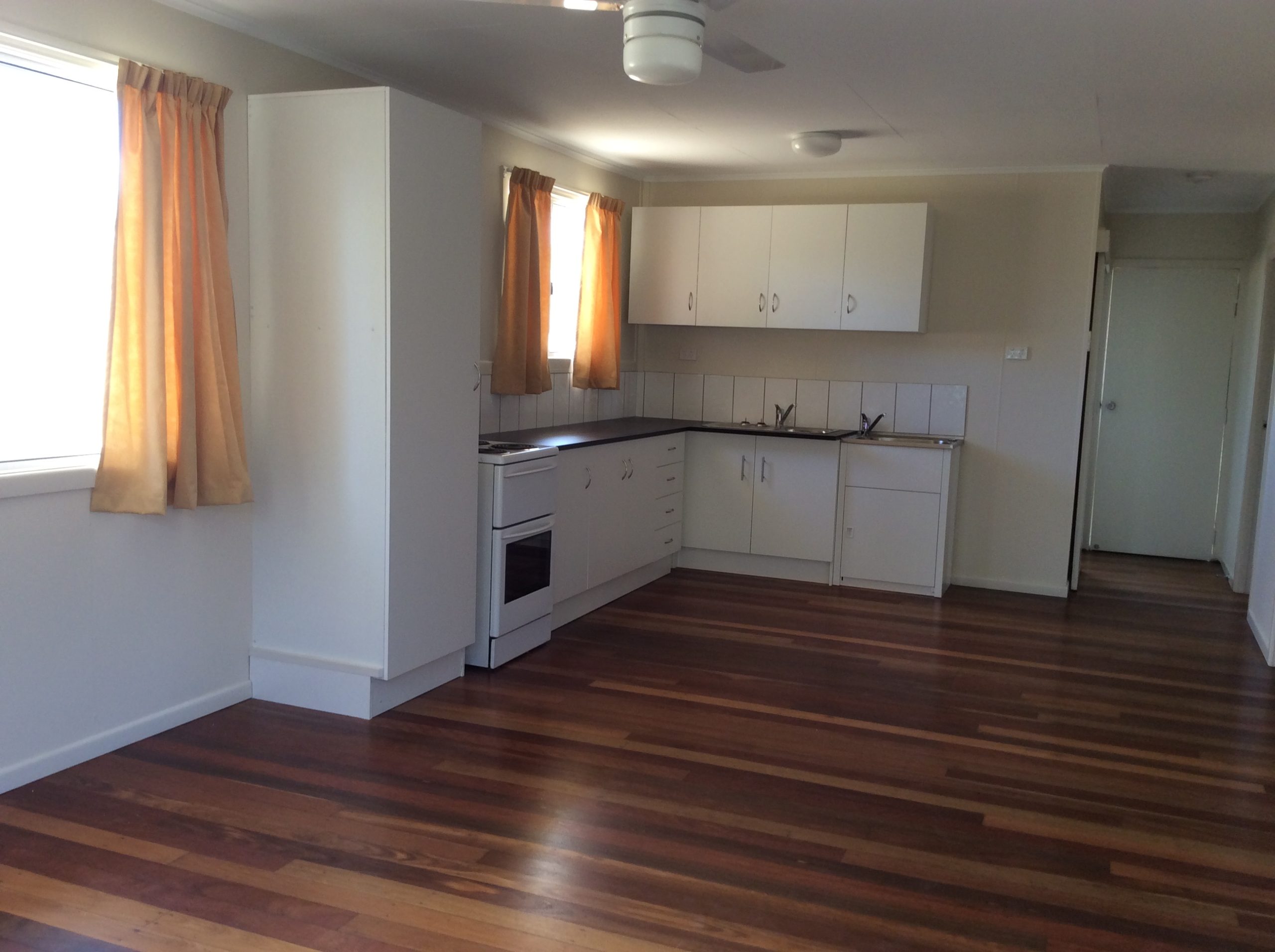 117B Esplanade, POINT VERNON, QLD 4655 AUS