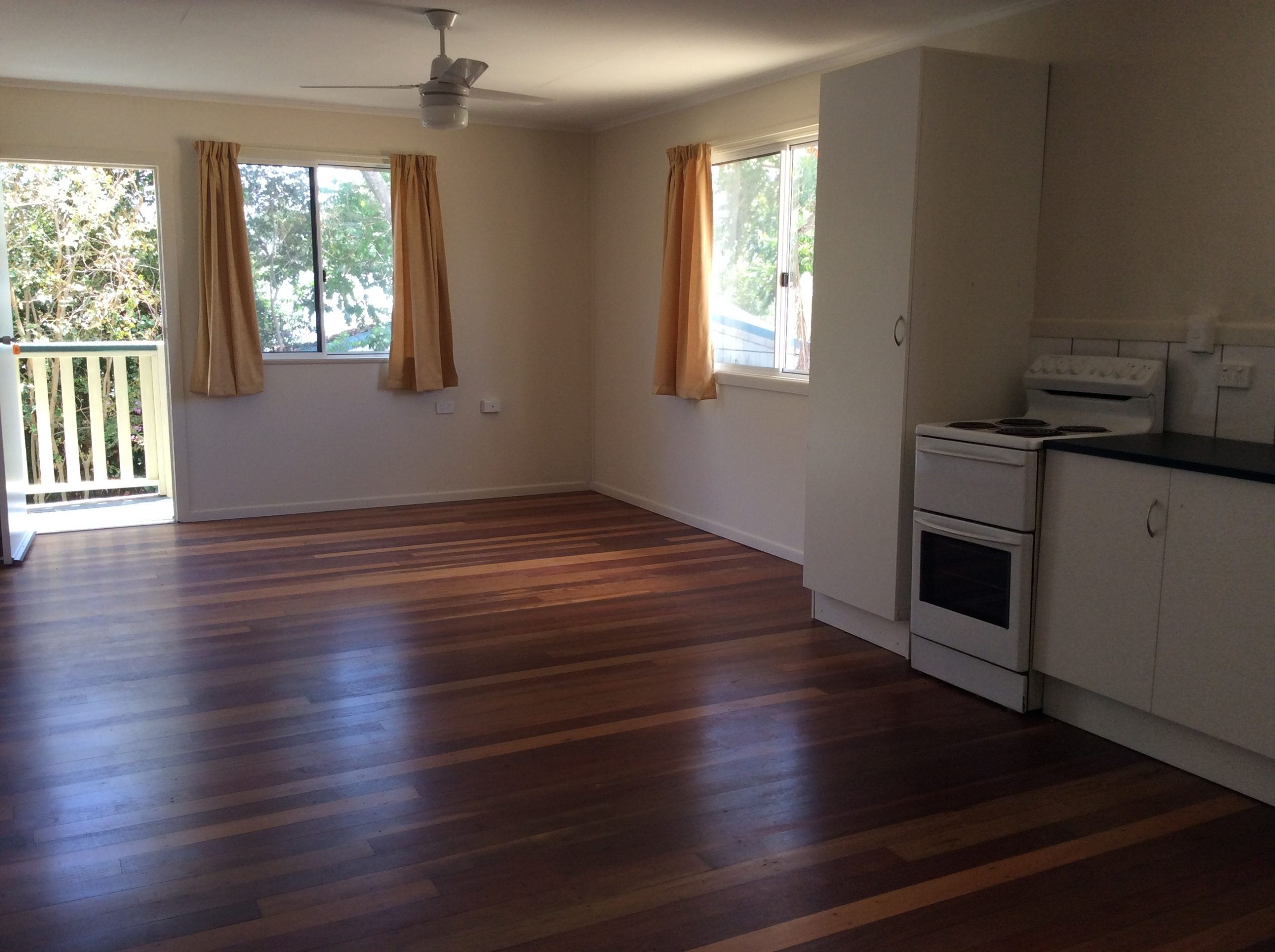117B Esplanade, POINT VERNON, QLD 4655 AUS