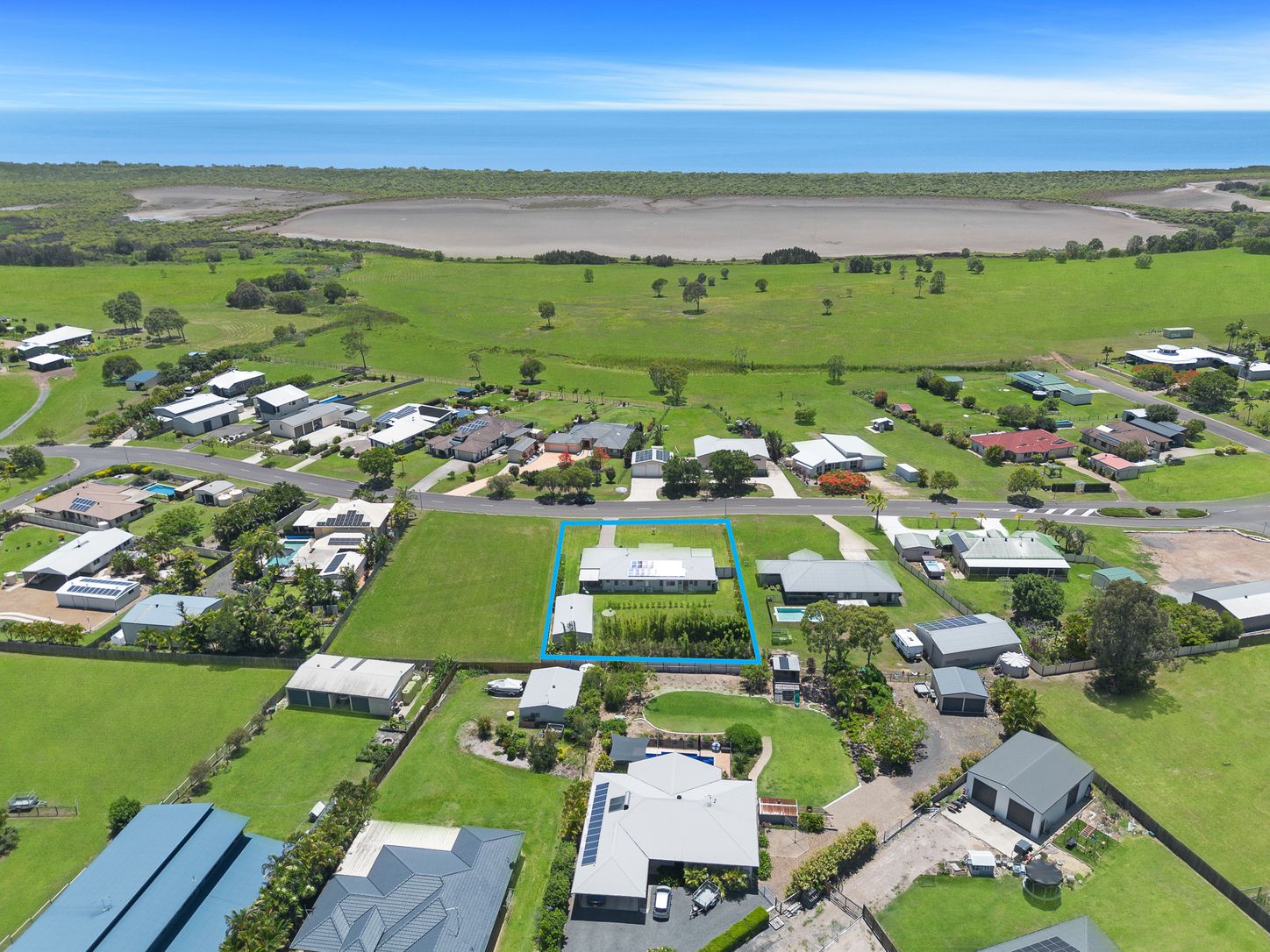 138-140 Cove Boulevard, RIVER HEADS, QLD 4655 AUS