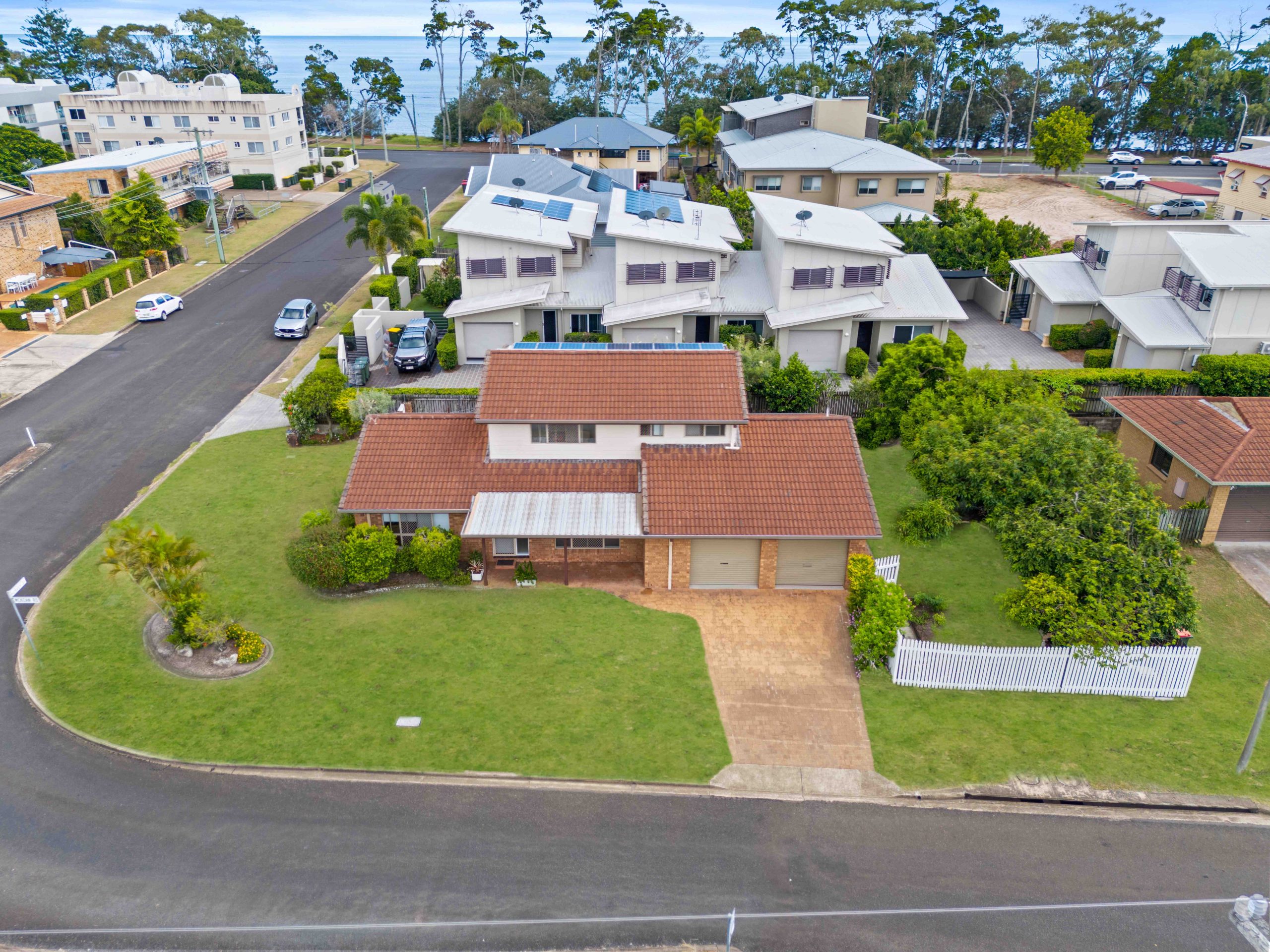 10 Hervey Street, SCARNESS, QLD 4655 AUS