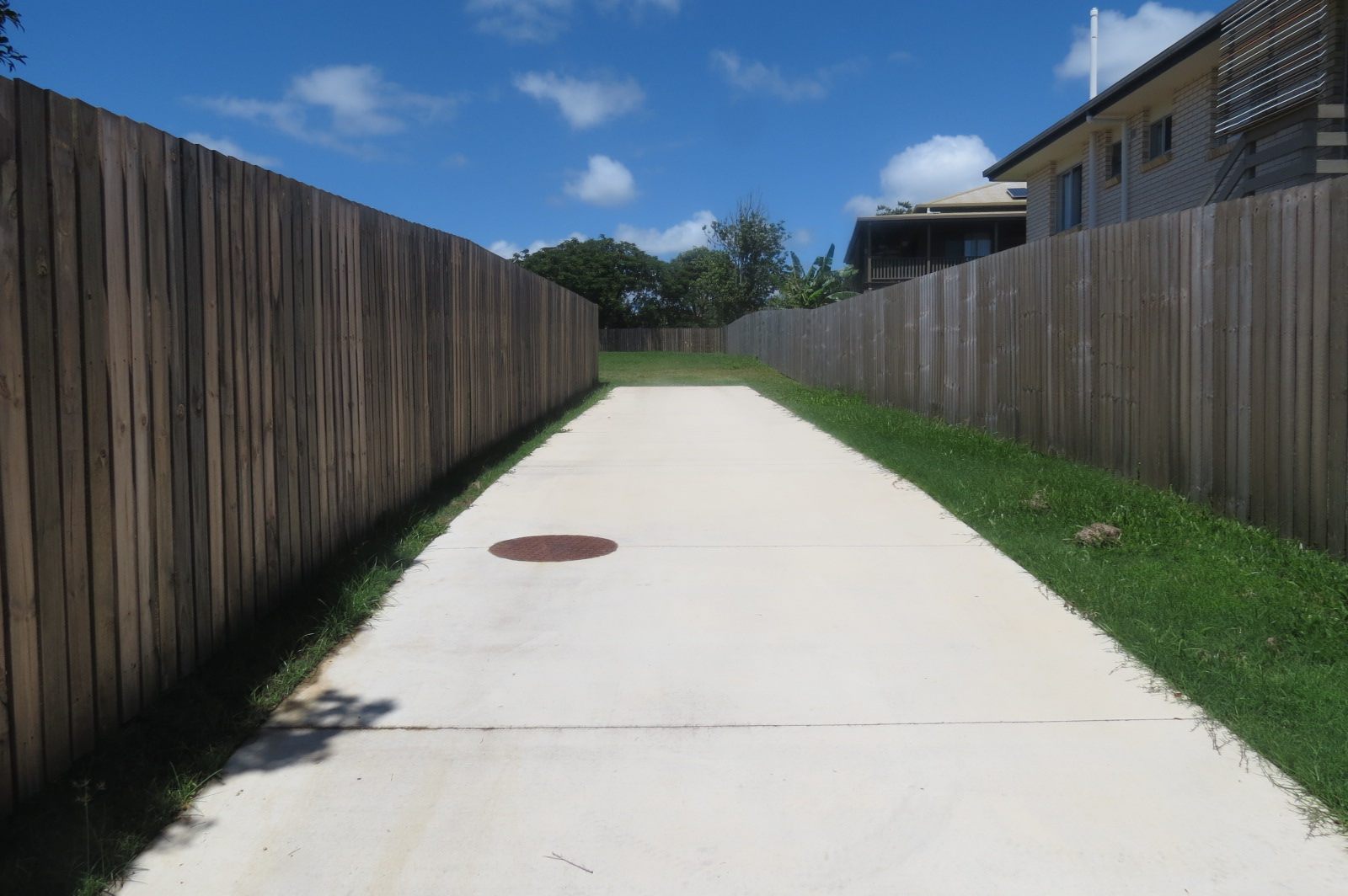 2A Jacaranda Drive, TORQUAY, QLD 4655 AUS