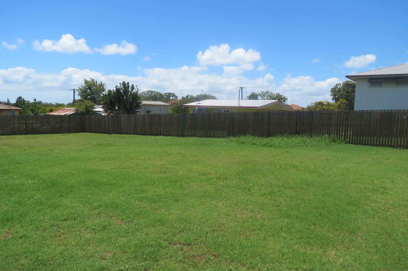 2A Jacaranda Drive, TORQUAY, QLD 4655 AUS
