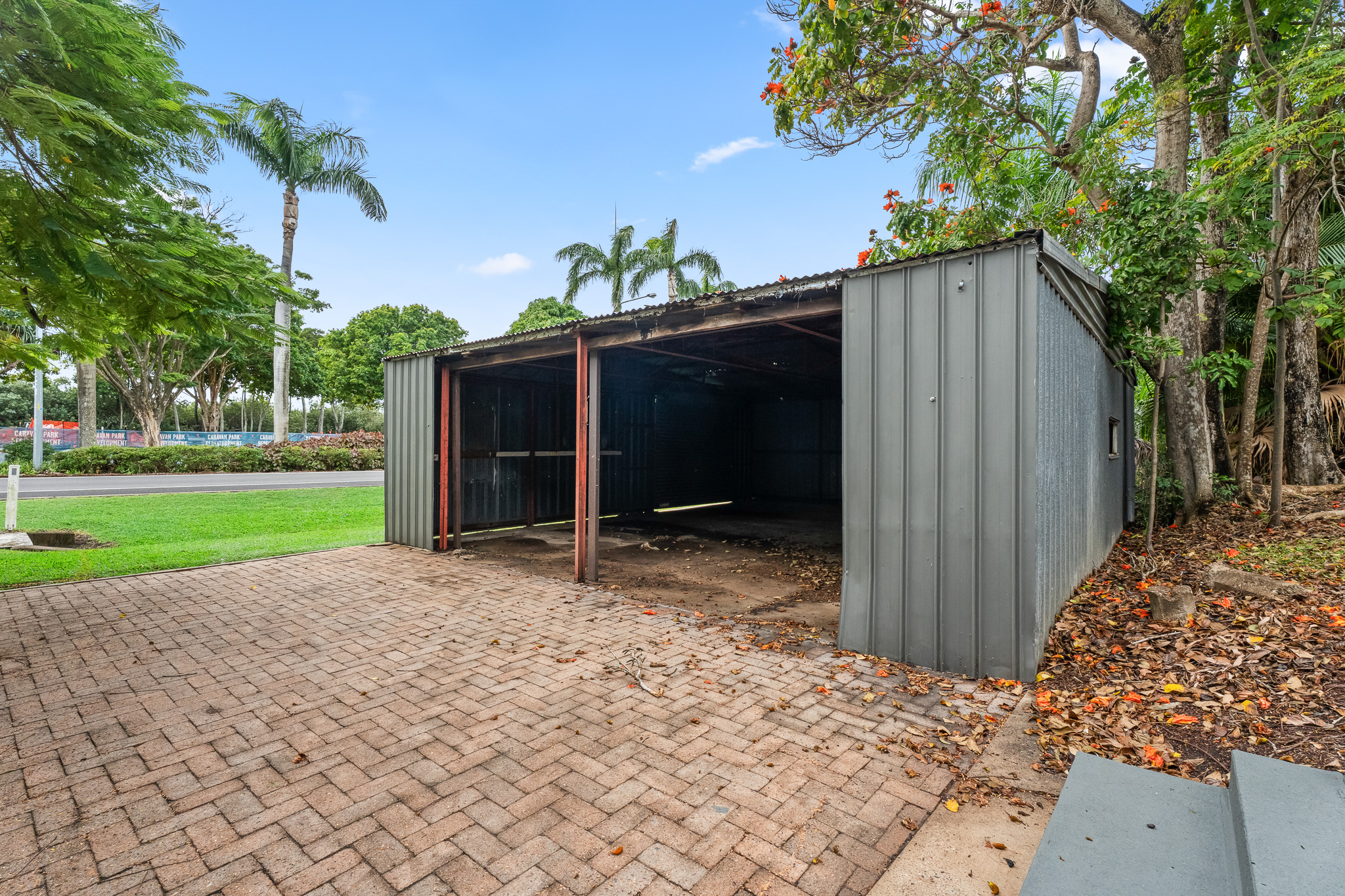 258 Esplanade and 42 Watson Street, PIALBA, QLD 4655 AUS