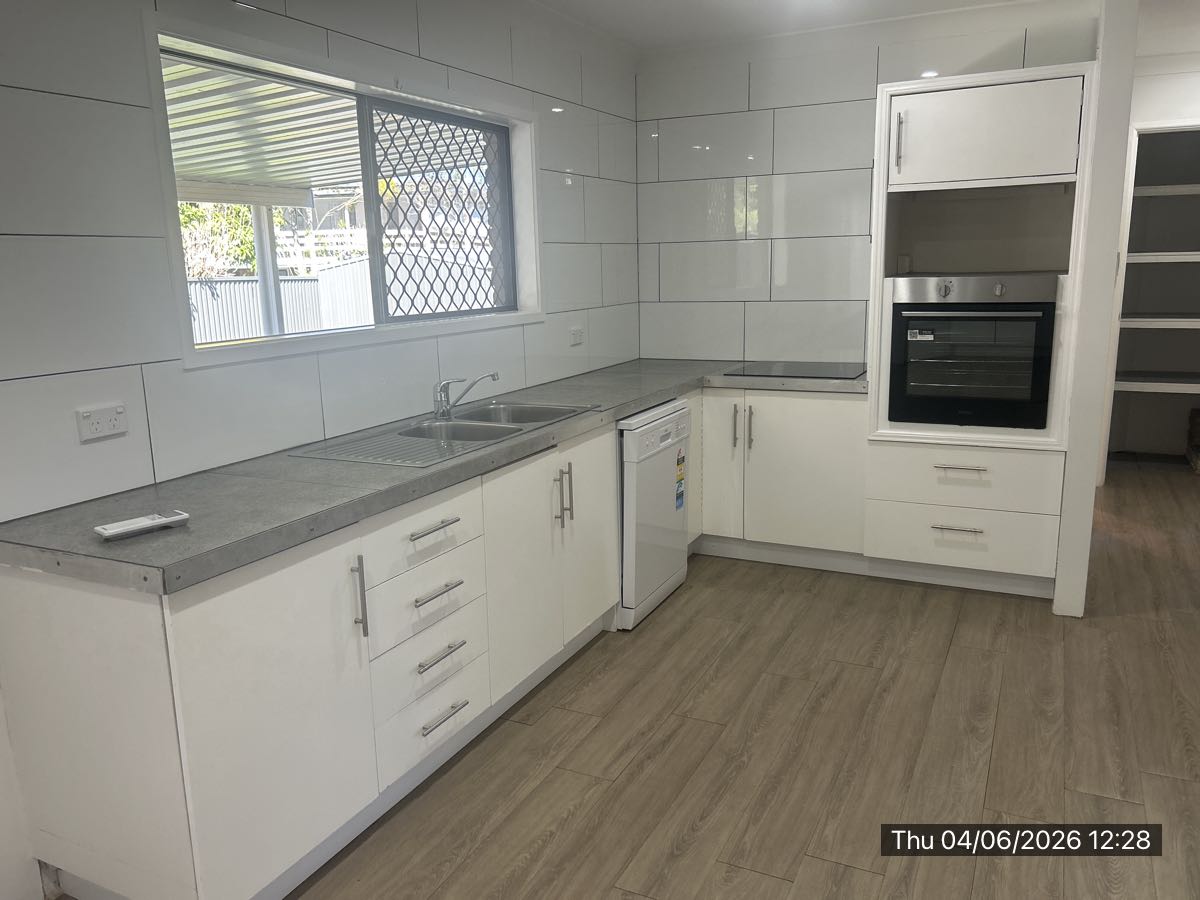 51 Corfield, POINT VERNON, QLD 4655 AUS