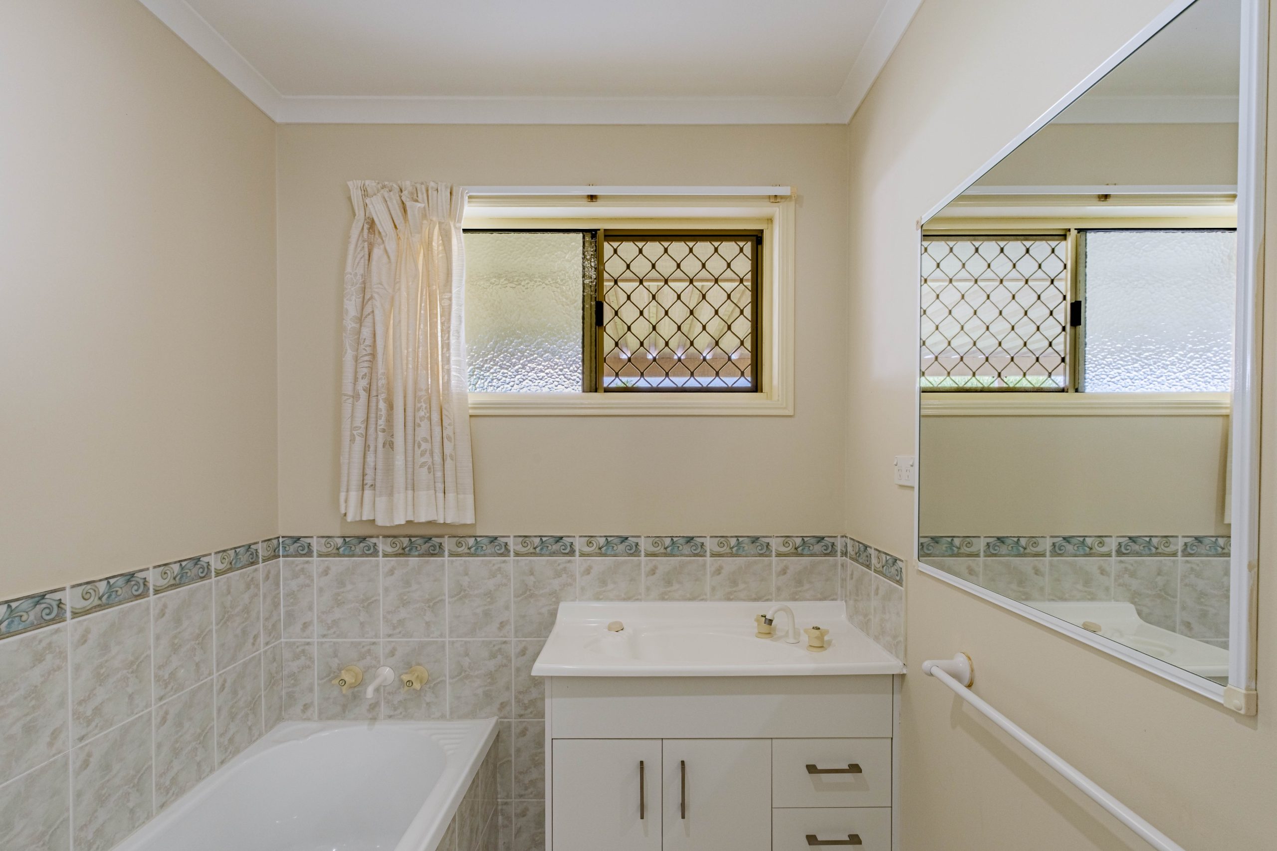 91 Colyton Street, TORQUAY, QLD 4655 AUS
