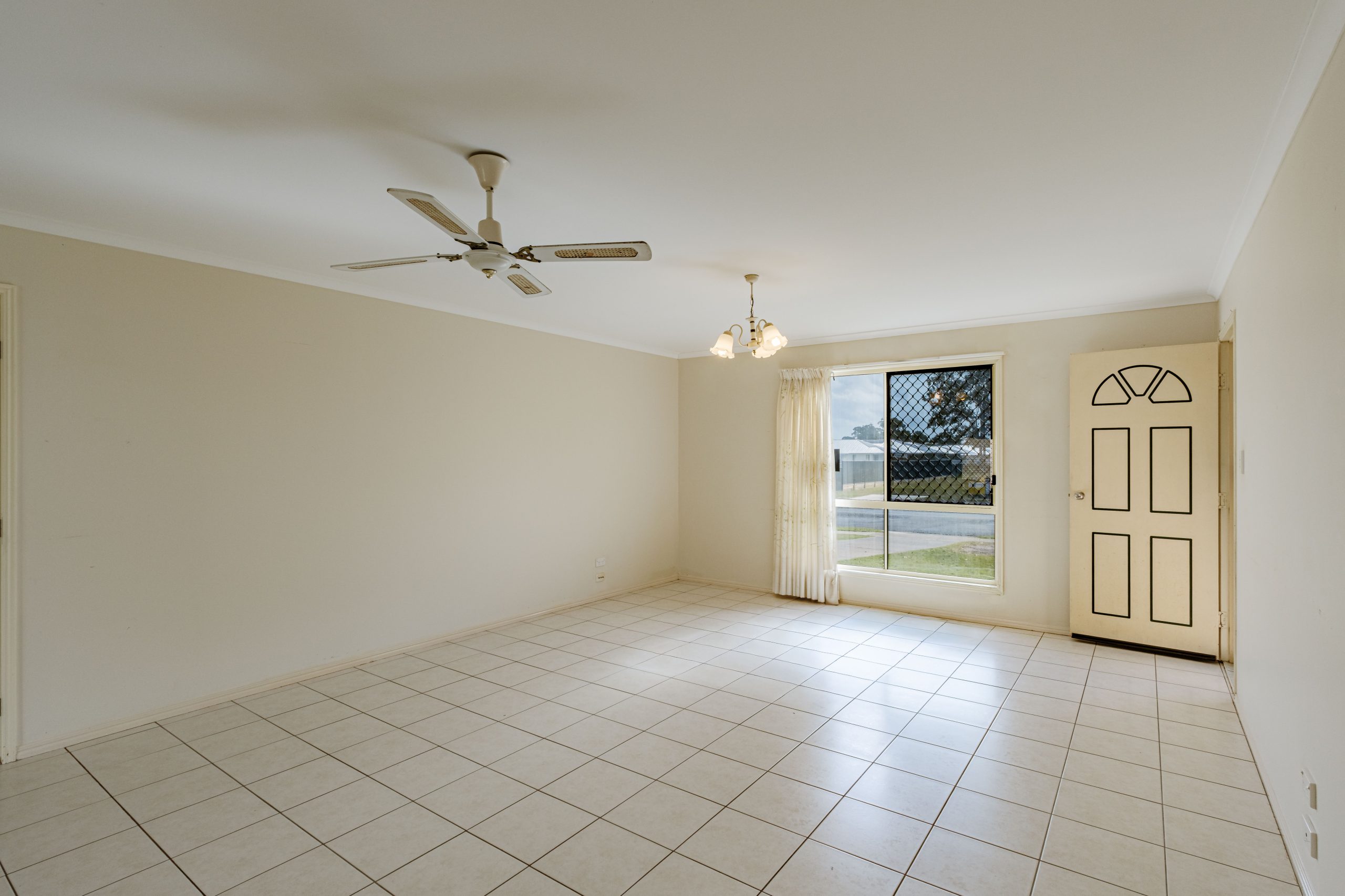 91 Colyton Street, TORQUAY, QLD 4655 AUS