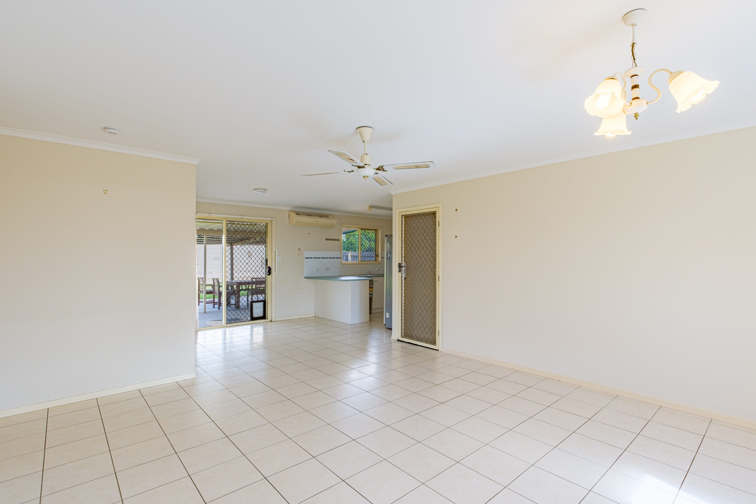 91 Colyton Street, TORQUAY, QLD 4655 AUS