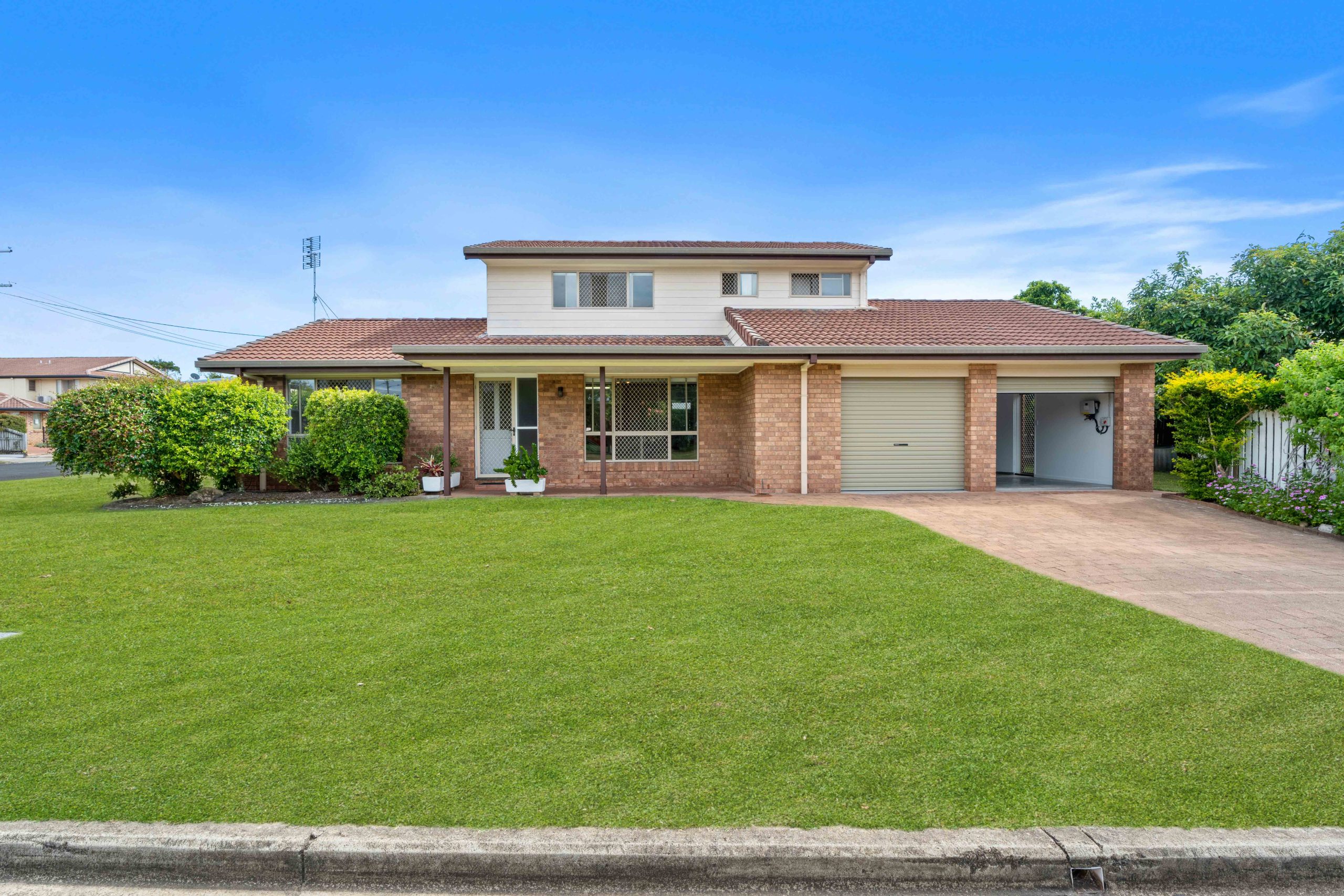 10 Hervey Street, SCARNESS, QLD 4655 AUS