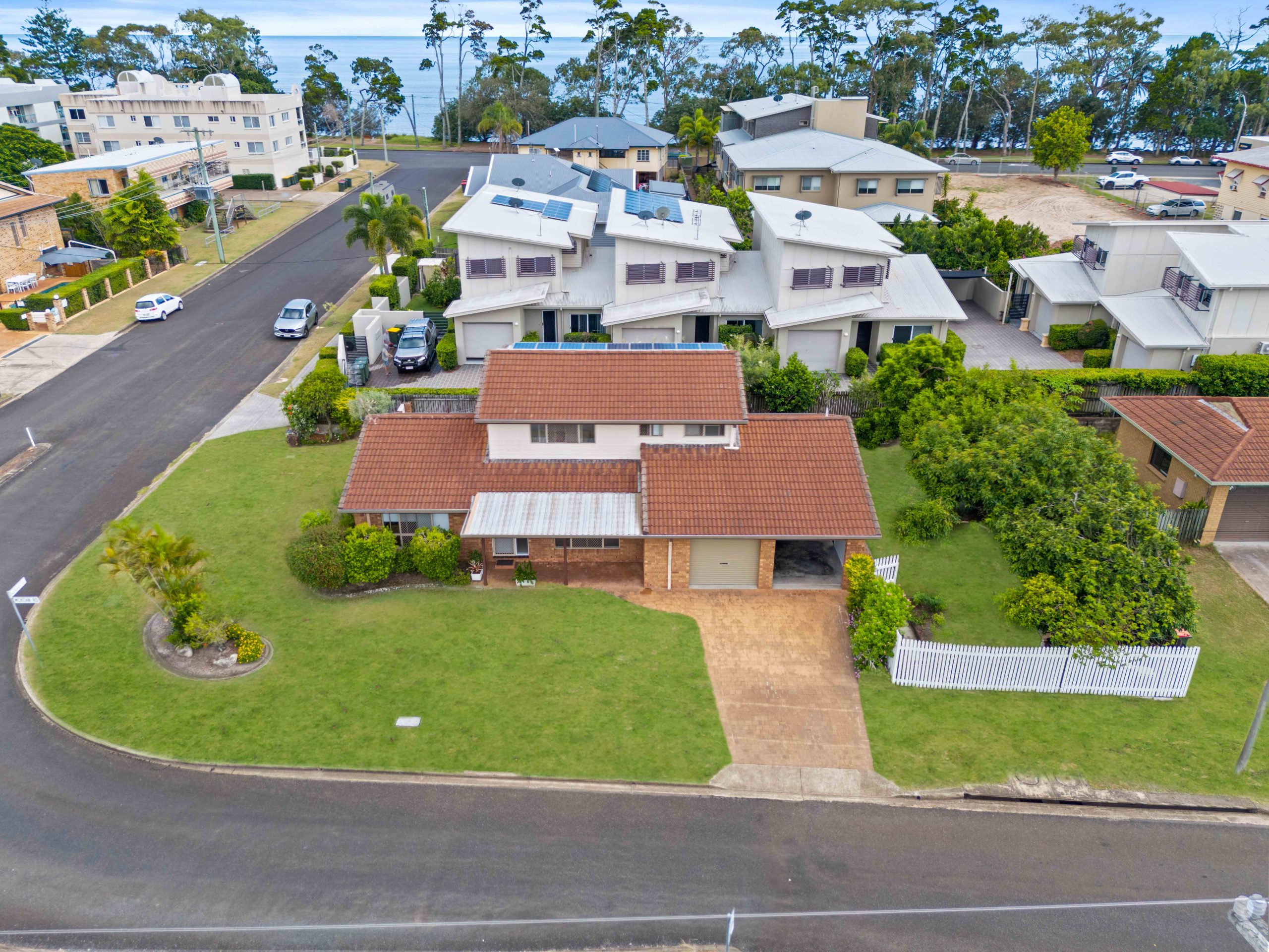 10 Hervey Street, SCARNESS, QLD 4655 AUS