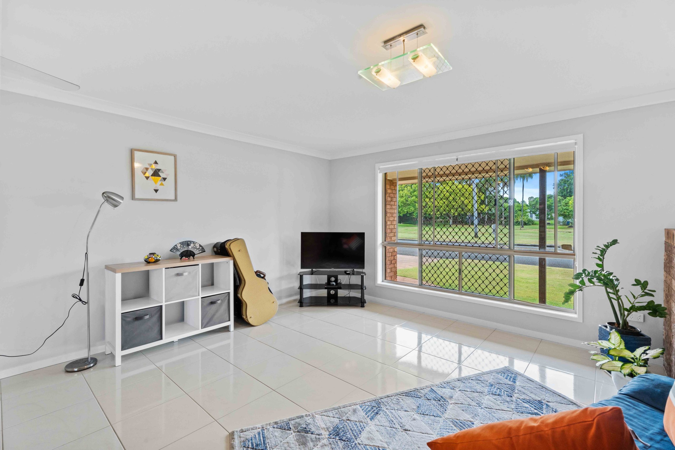 10 Hervey Street, SCARNESS, QLD 4655 AUS