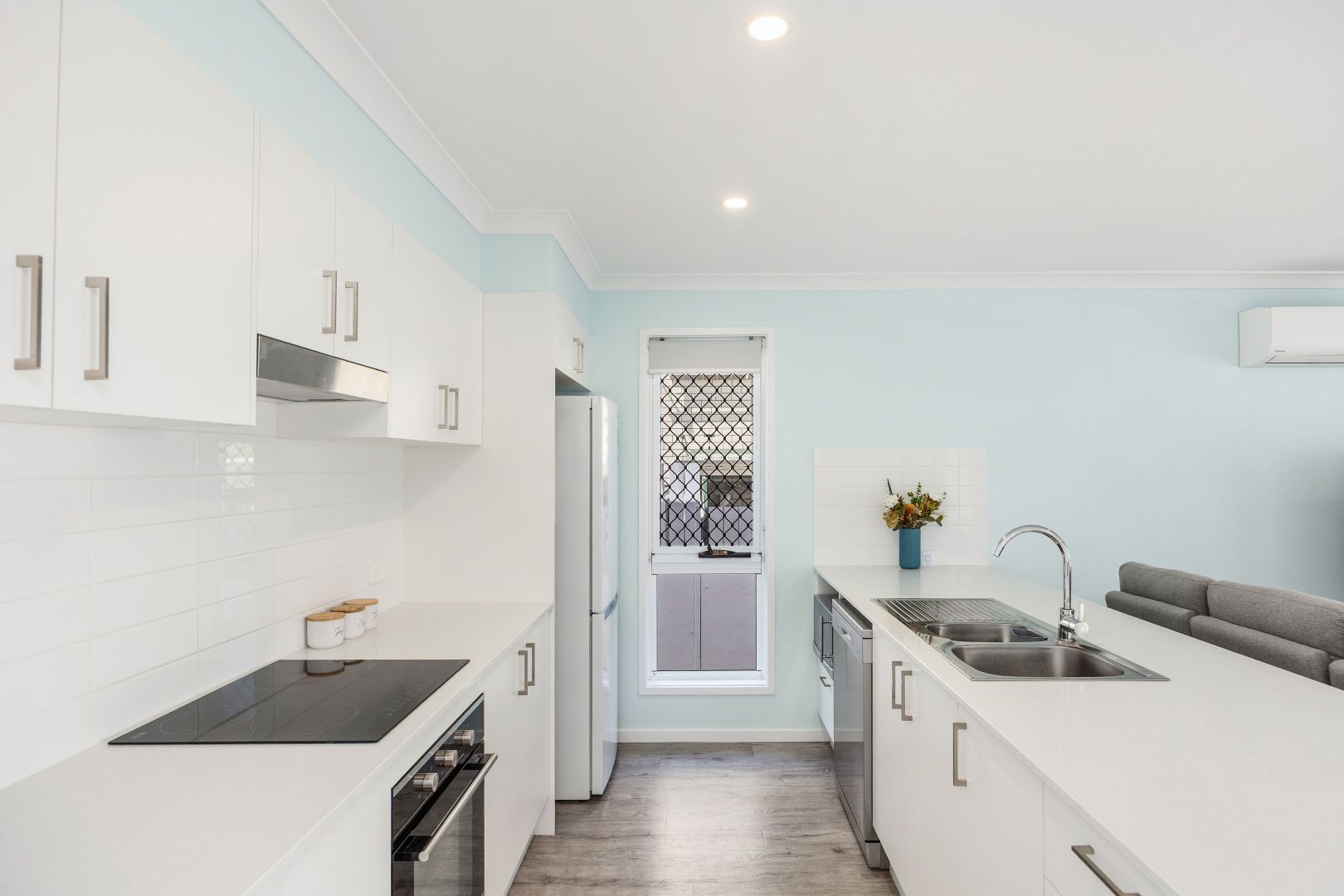 363 Boat Harbour Drive, SCARNESS, QLD 4655 AUS