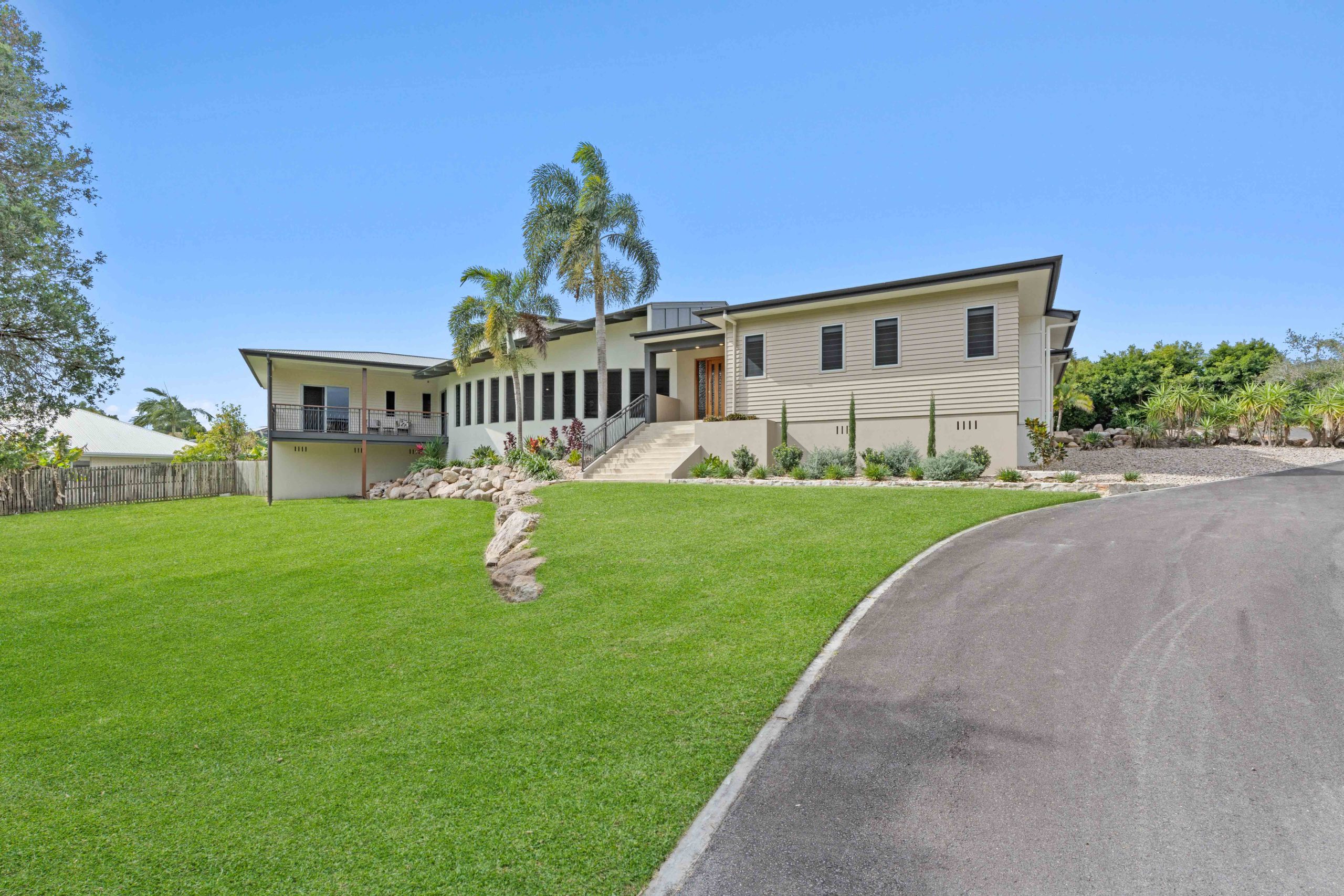 9-11 Gundesen Drive, URRAWEEN, QLD 4655 AUS