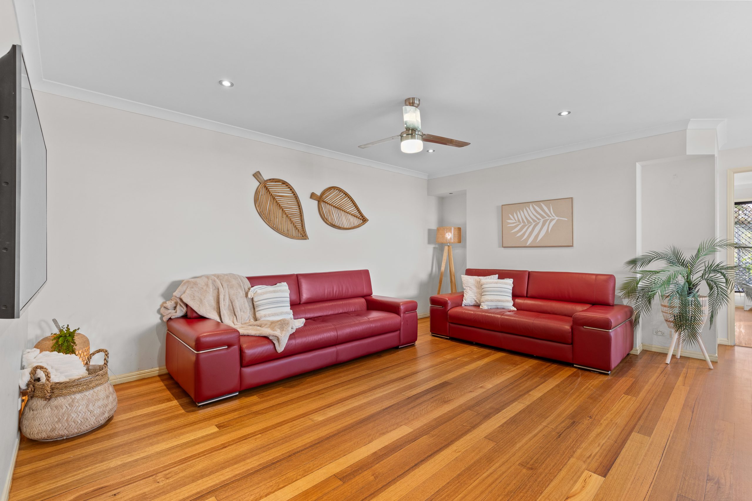 2/54 Julie Anne Street, URRAWEEN, QLD 4655 AUS