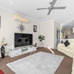 4 Earls Court, POINT VERNON, QLD 4655 AUS