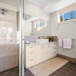4 Earls Court, POINT VERNON, QLD 4655 AUS